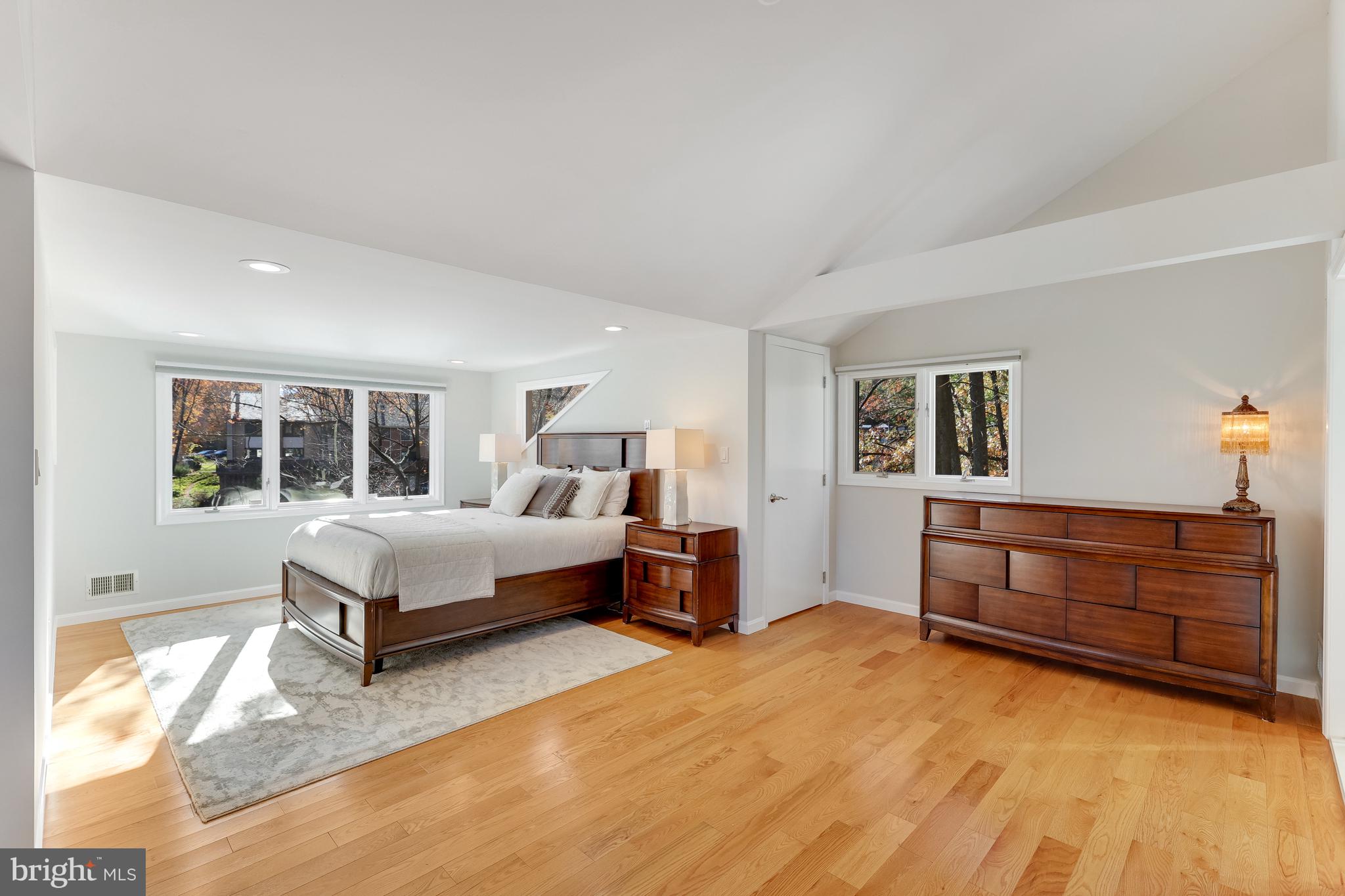 RESTON - Residential