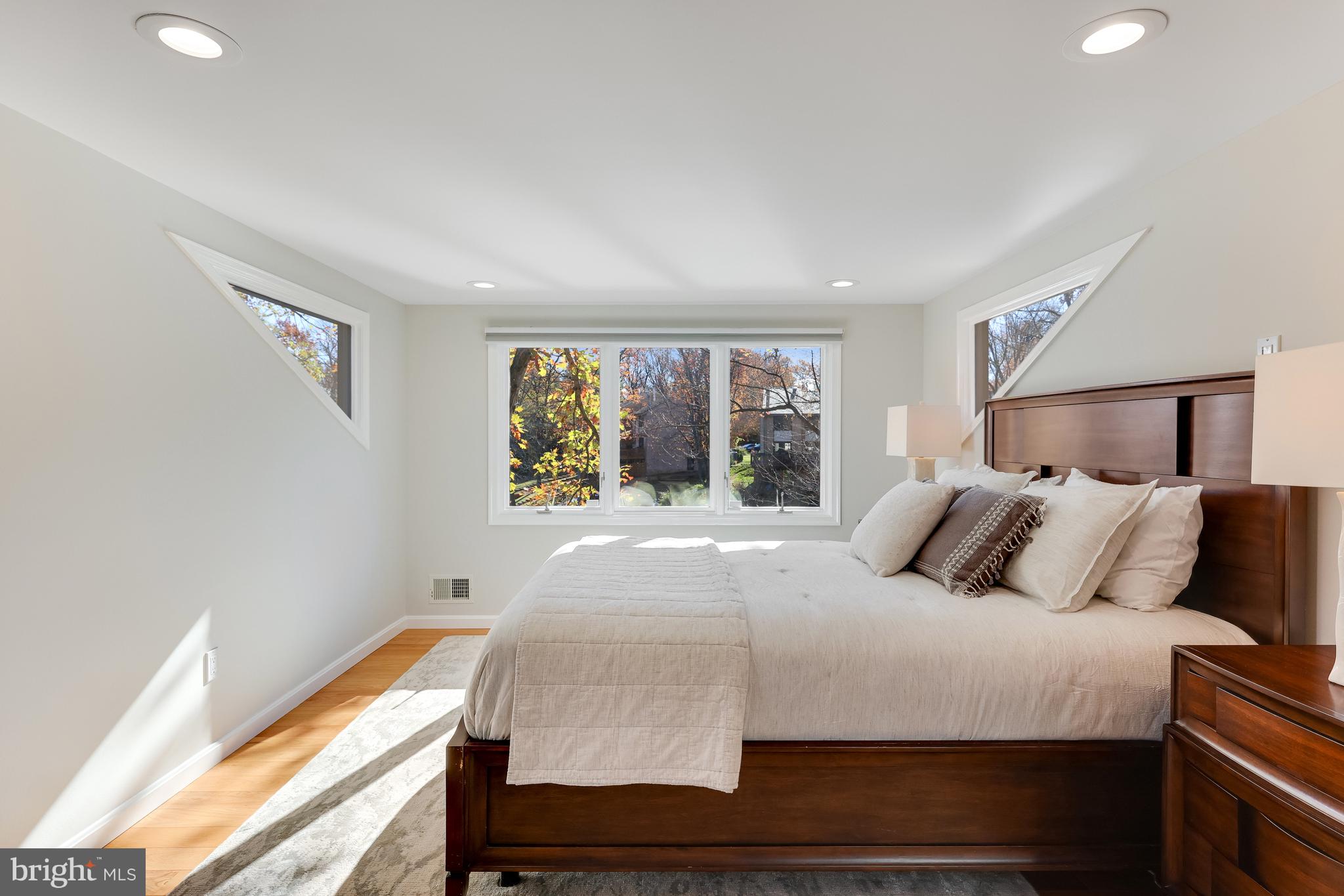 RESTON - Residential