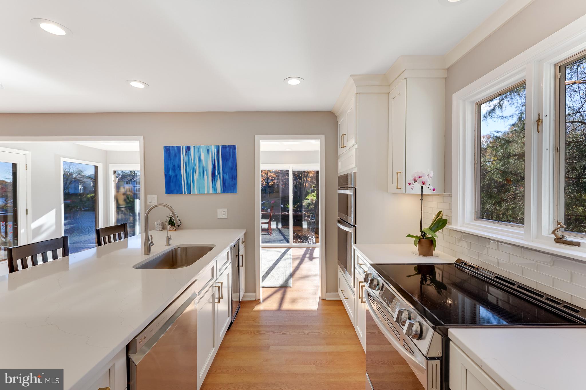 RESTON - Residential