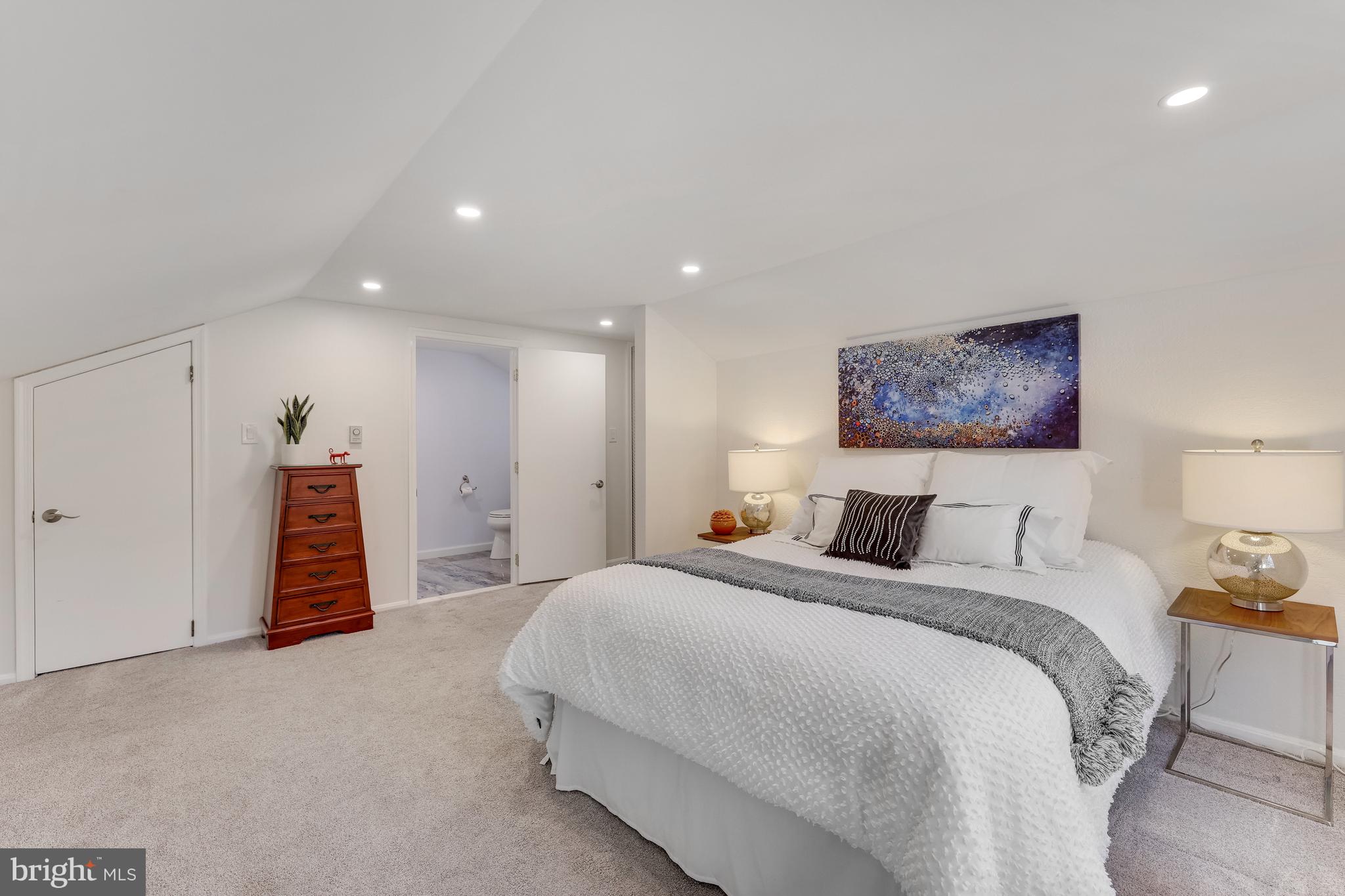 RESTON - Residential