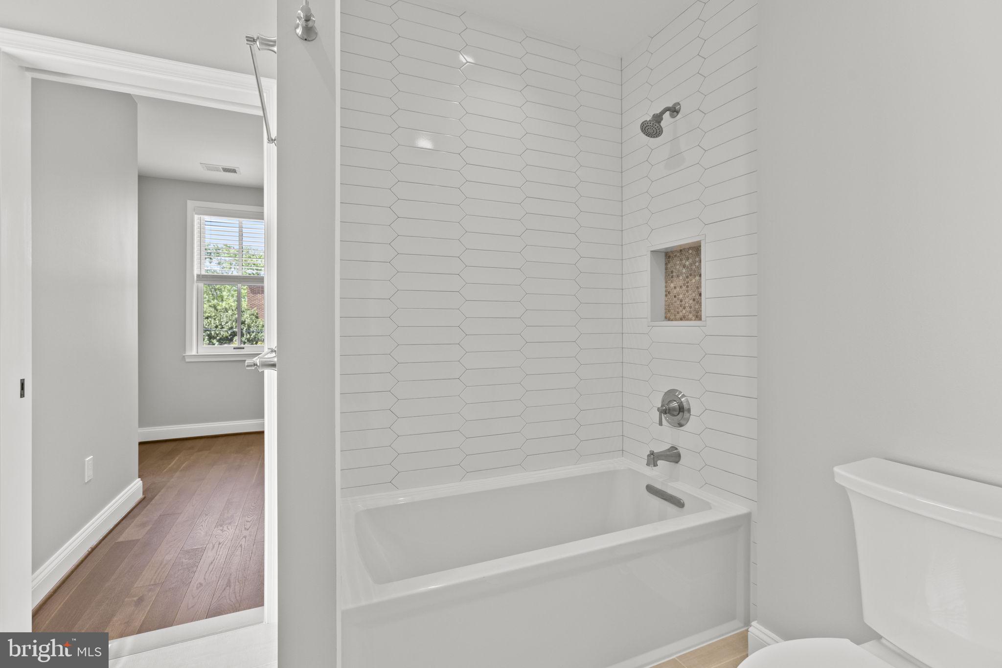 PARKER GRAY - Residential Lease