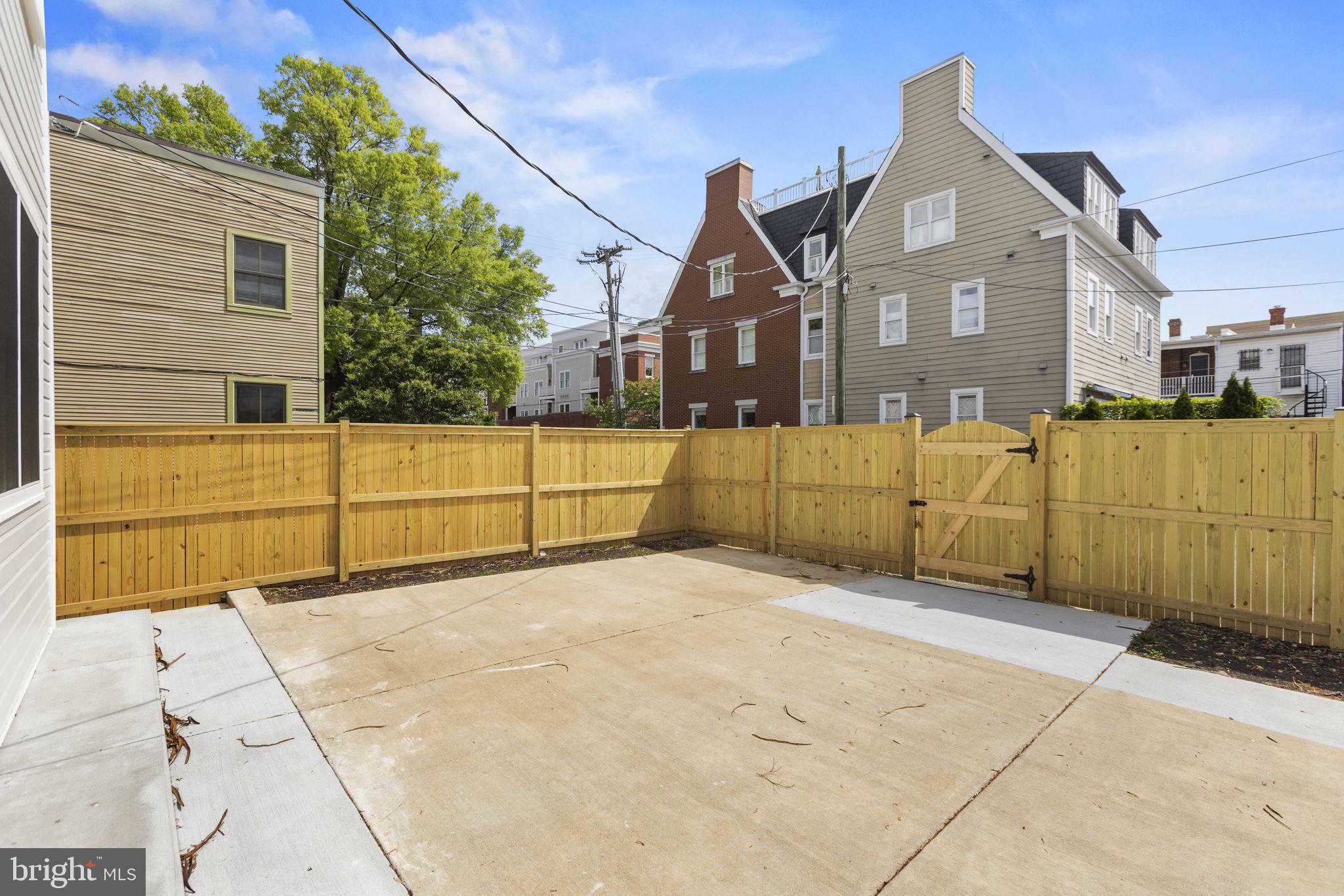 PARKER GRAY - Residential Lease