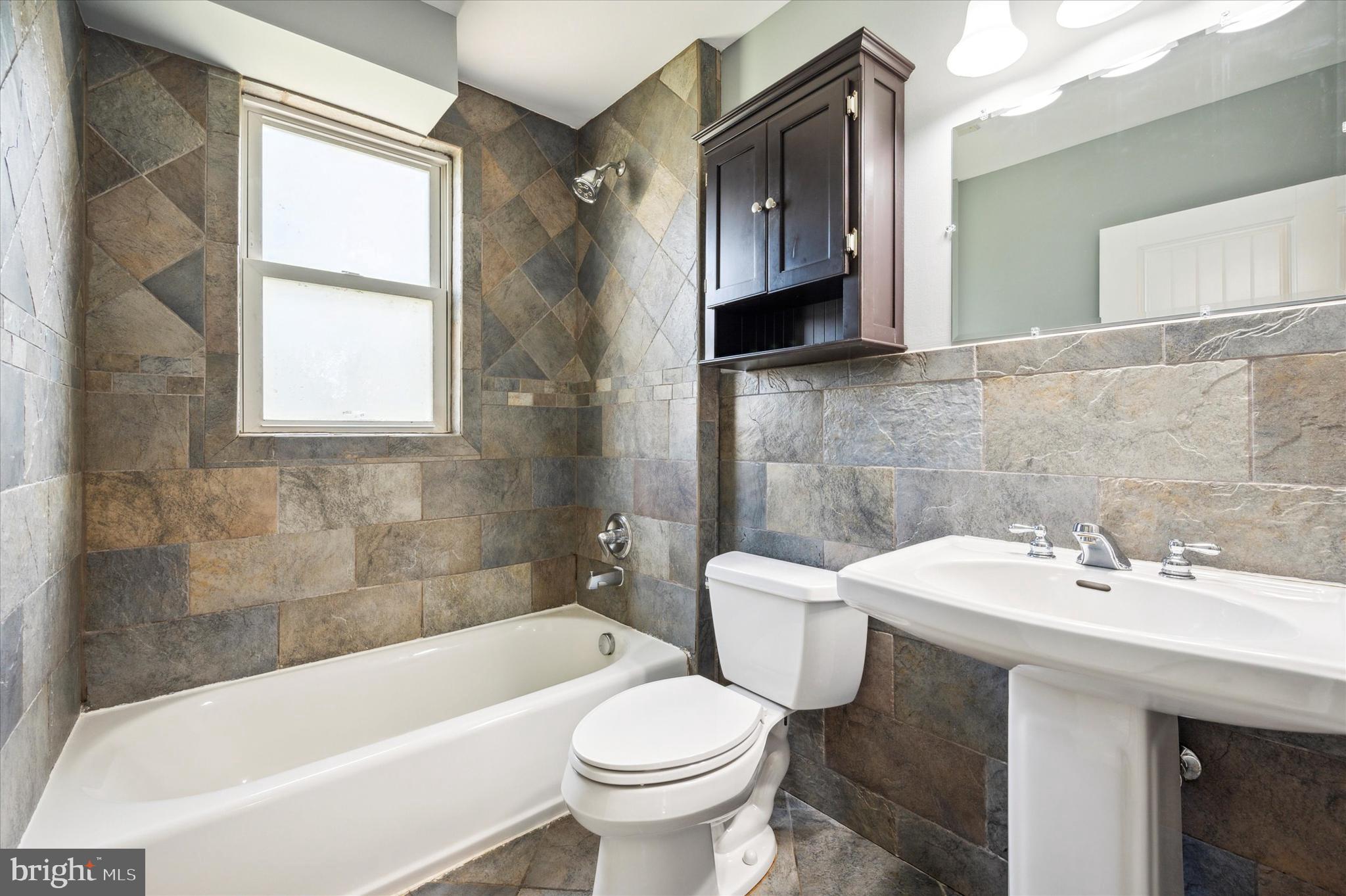 BUSTLETON - Residential Lease