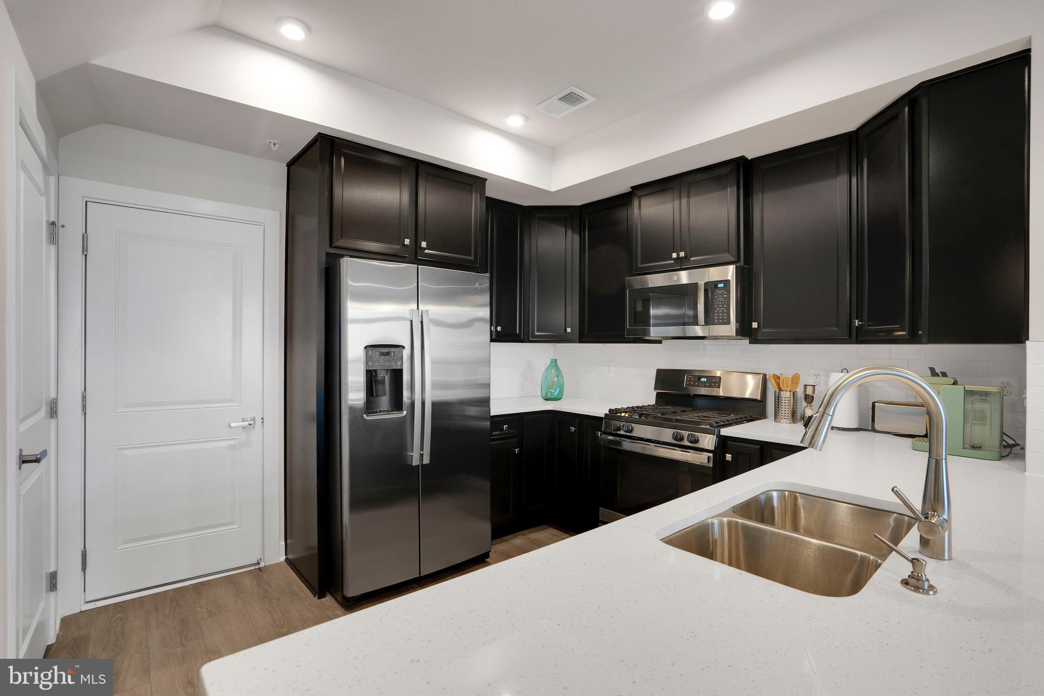 POTOMAC SHORES - Residential Lease