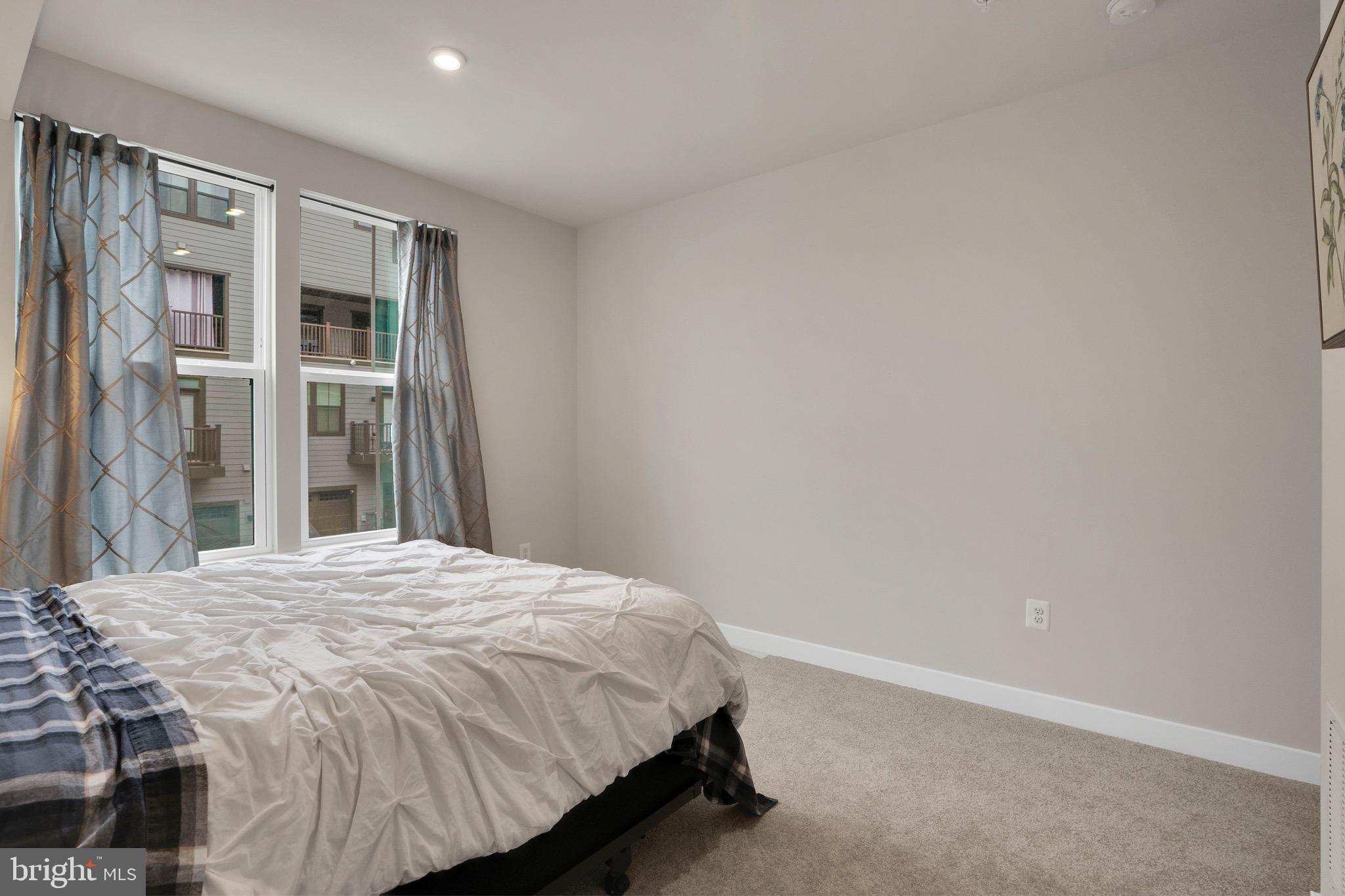 POTOMAC SHORES - Residential Lease