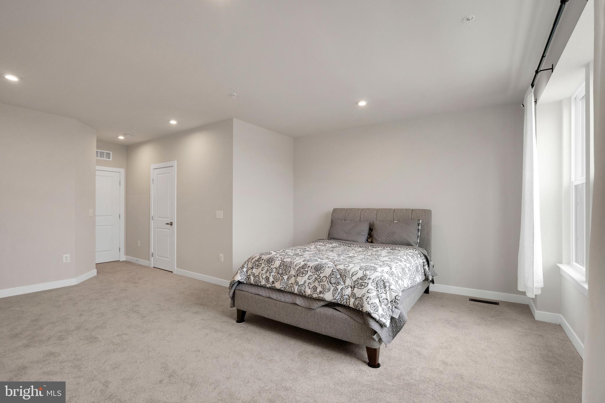 POTOMAC SHORES - Residential Lease