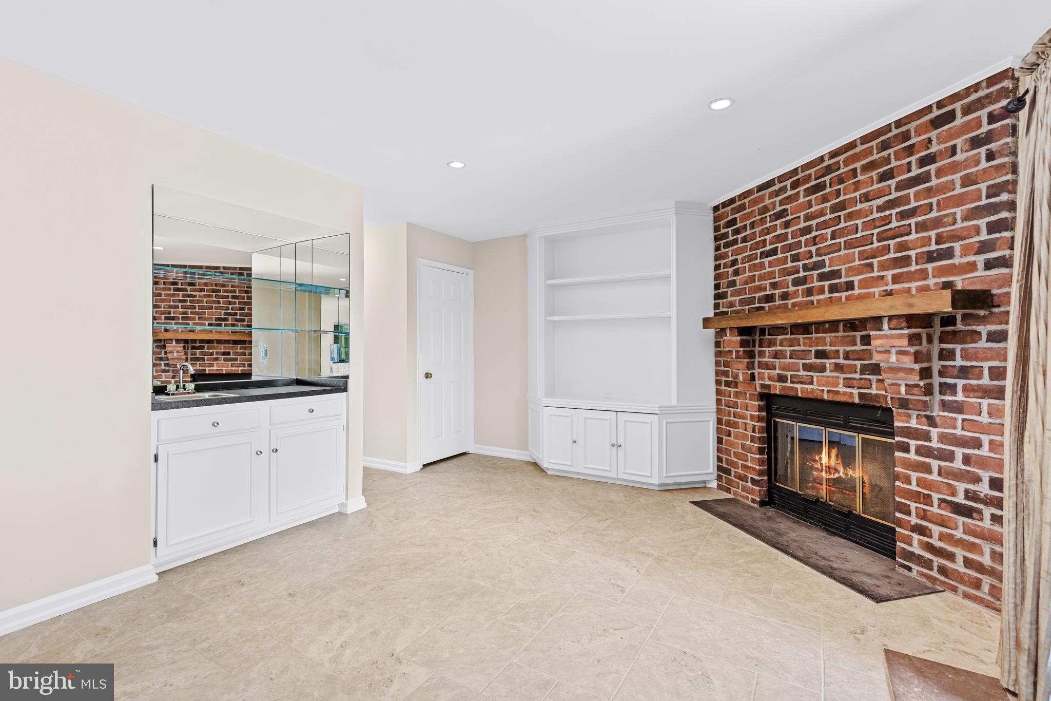 LOVETON FARMS - Residential Lease