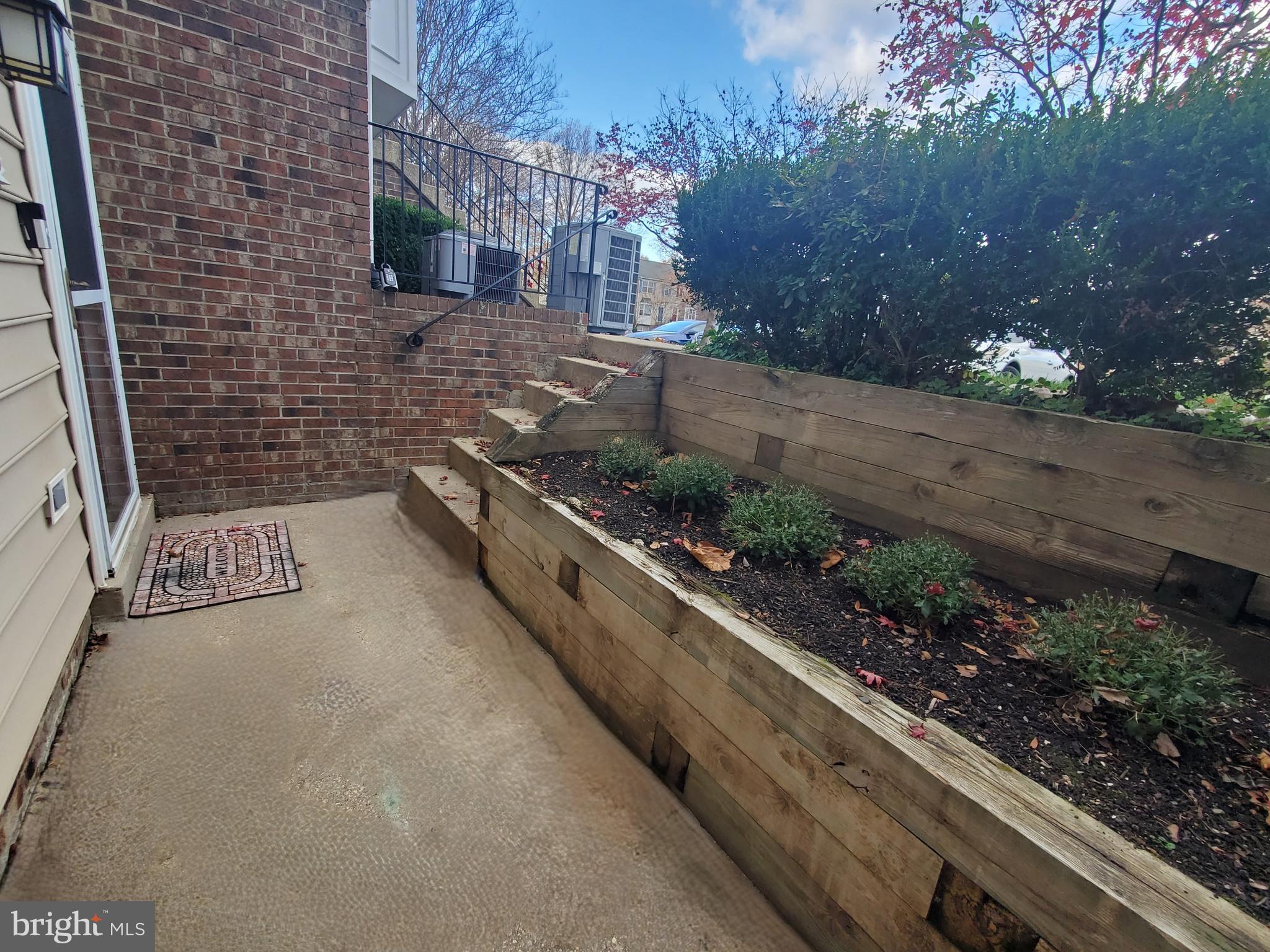 STONEHAVEN MEWS IN CROFTON VILLAGE - Residential Lease