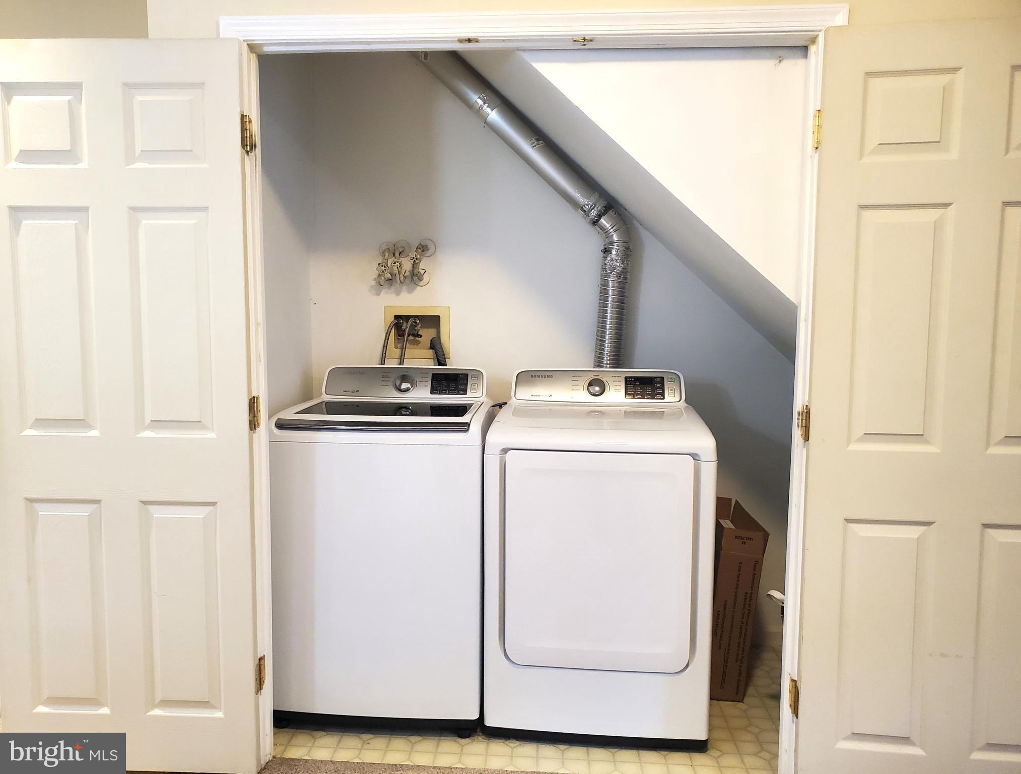 STONEHAVEN MEWS IN CROFTON VILLAGE - Residential Lease