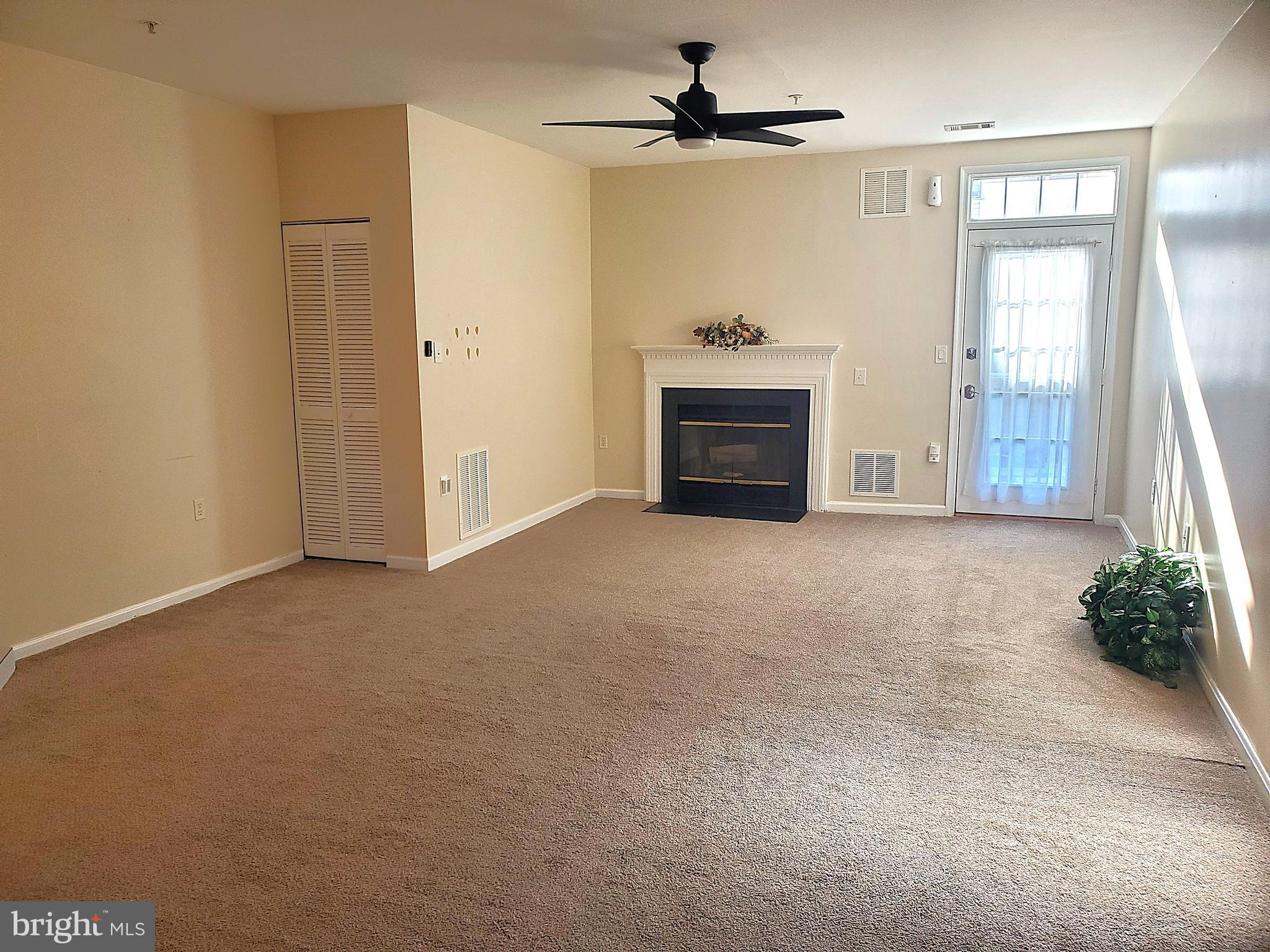 STONEHAVEN MEWS IN CROFTON VILLAGE - Residential Lease