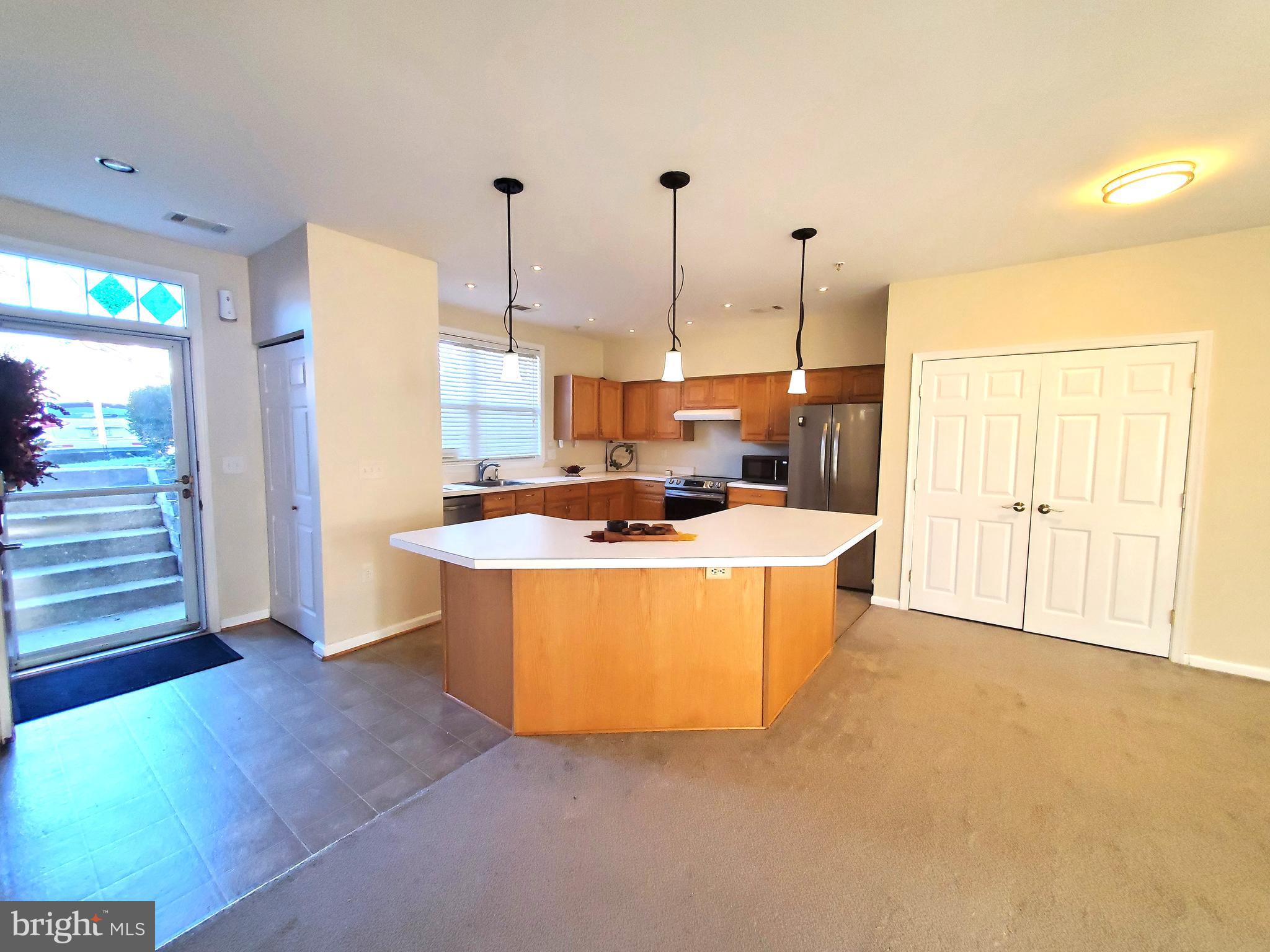 STONEHAVEN MEWS IN CROFTON VILLAGE - Residential Lease