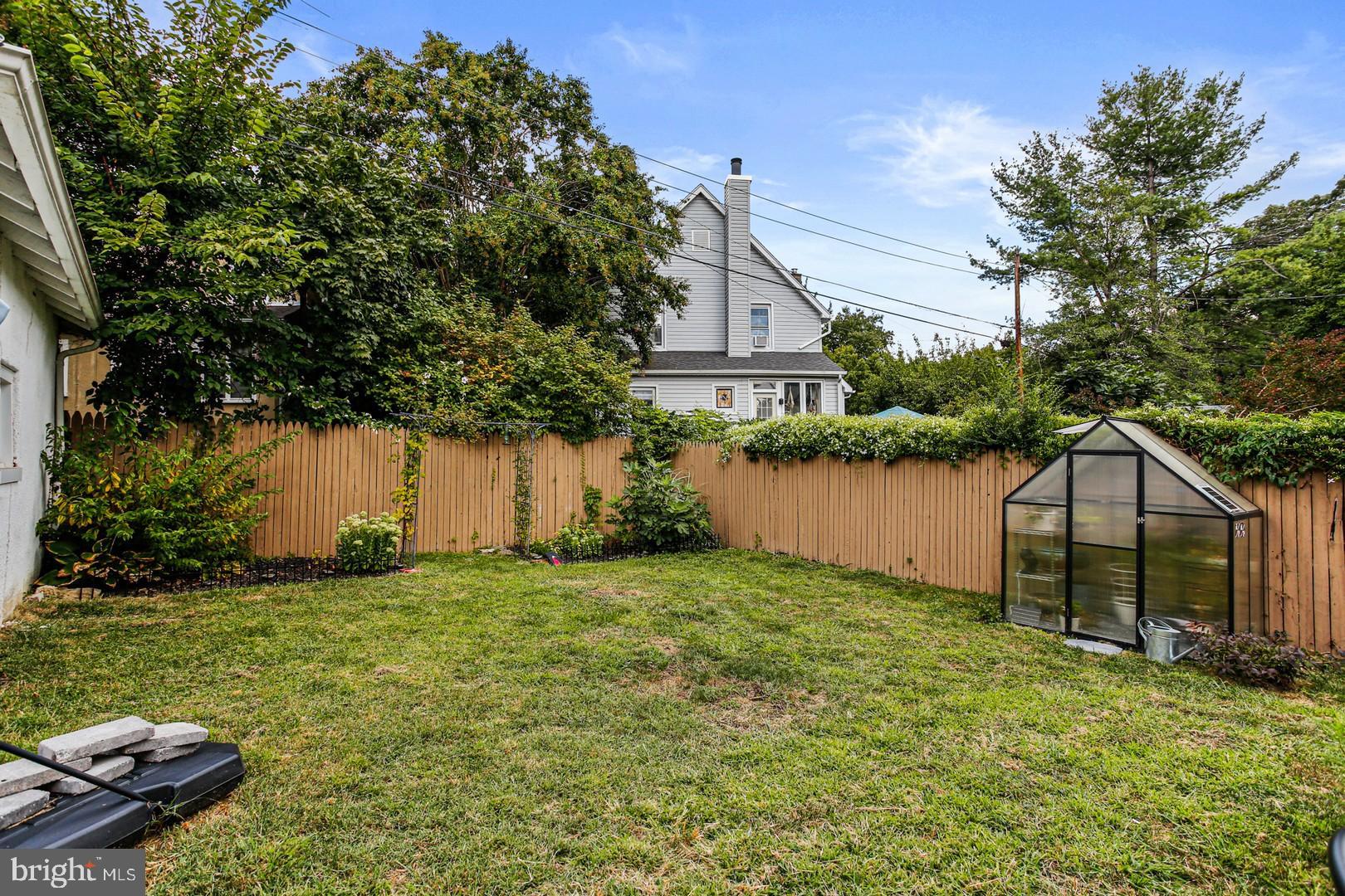 BEVERLY HILLS - Residential