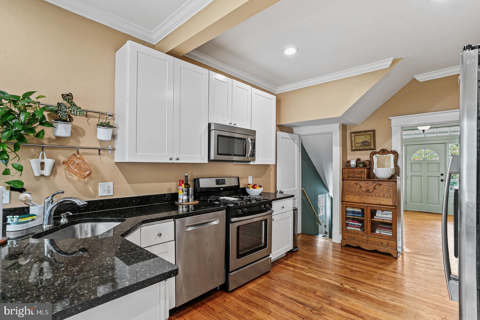 BEVERLY HILLS - Residential