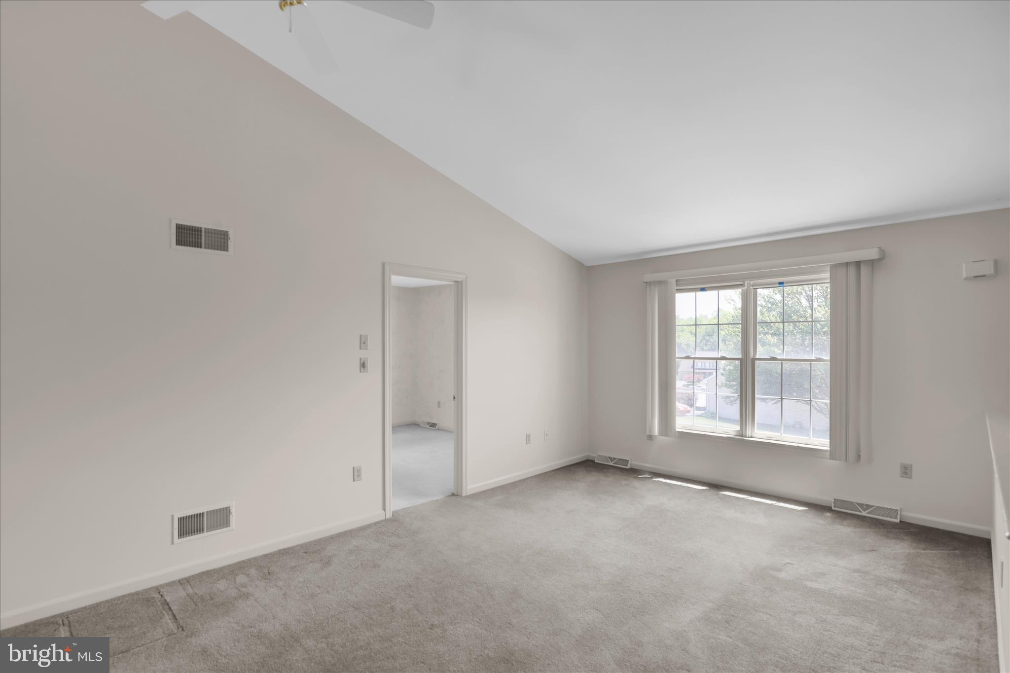 10 CREEKSIDE DRIVE