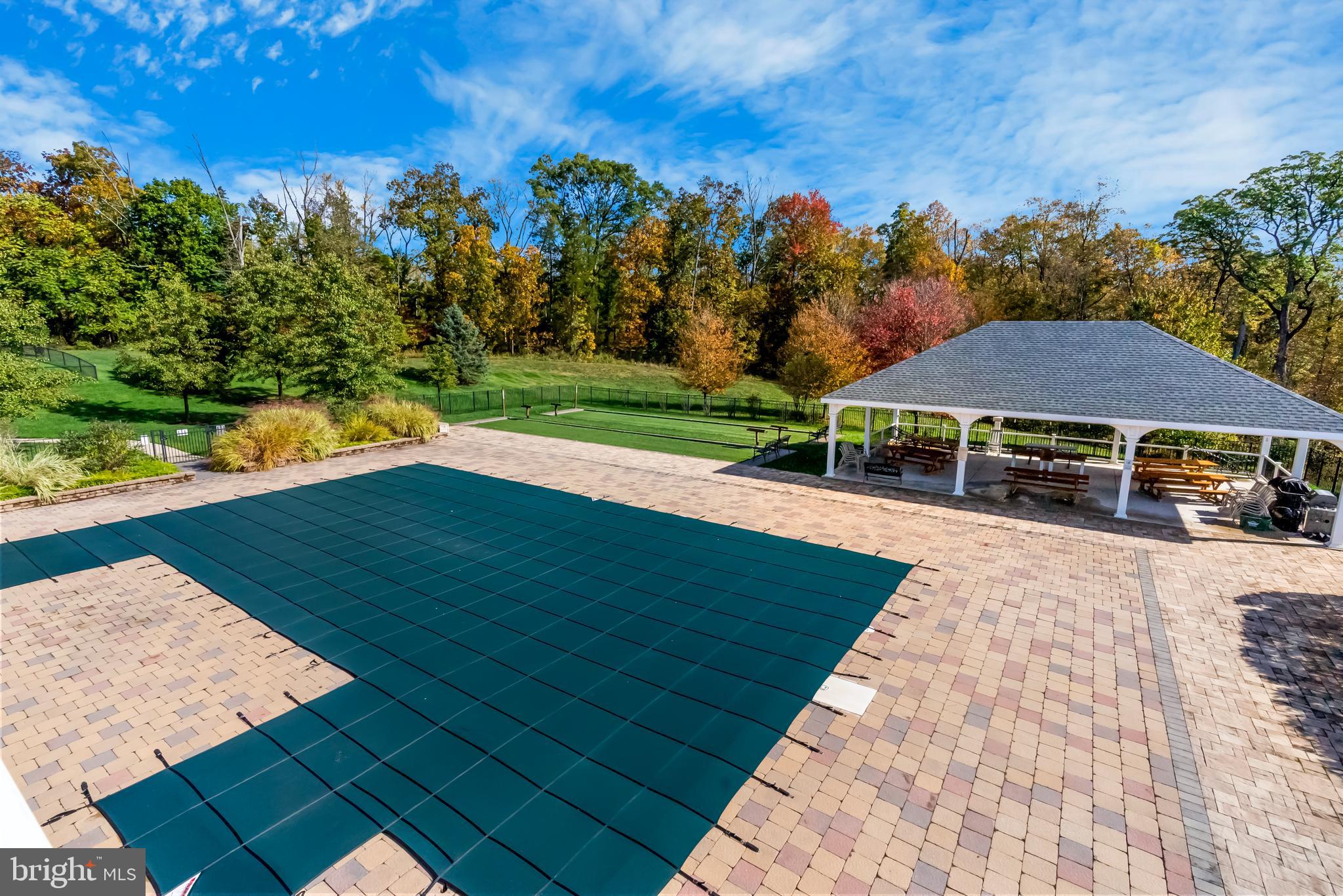 MEADOW GLEN - Residential