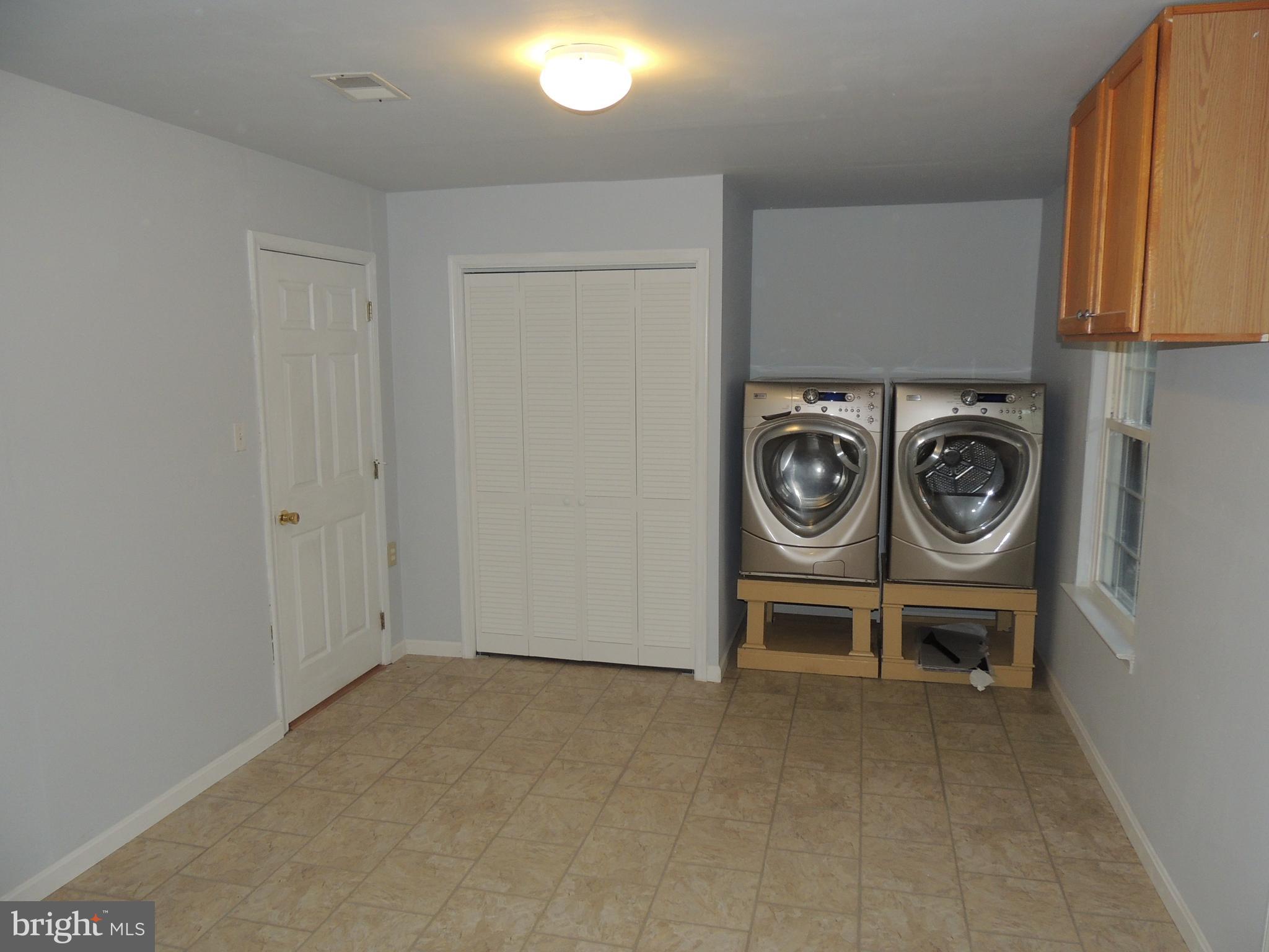 CLOISTERS OF FAIRFAX - Residential Lease