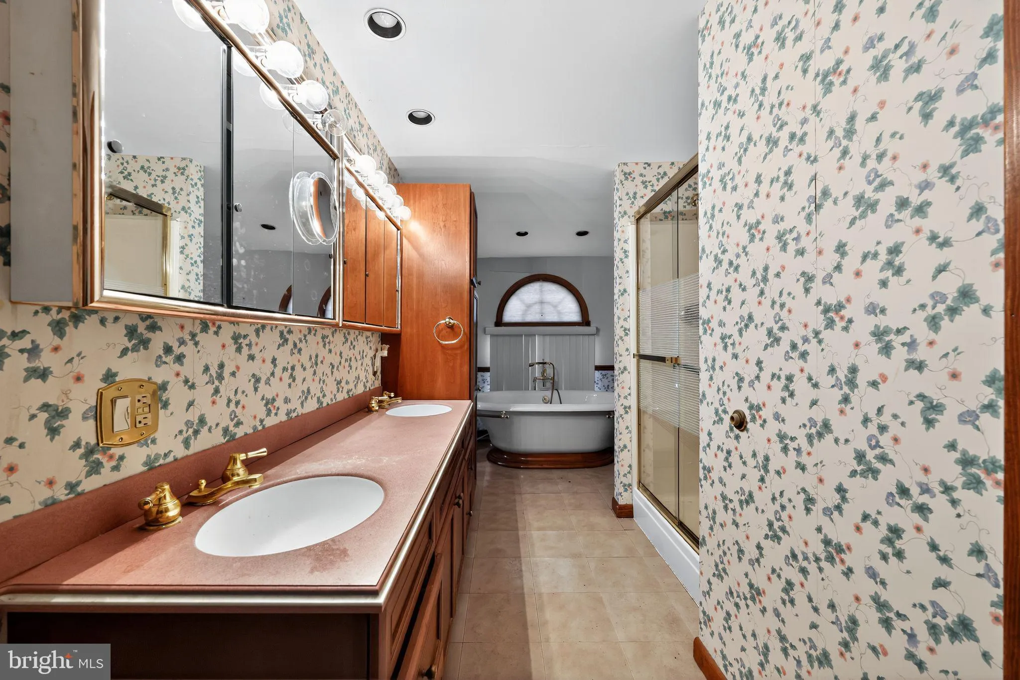 Somerdale, New Jersey 08083, United States, 2 Bedrooms Bedrooms, ,3 BathroomsBathrooms,Residential,Active,245451