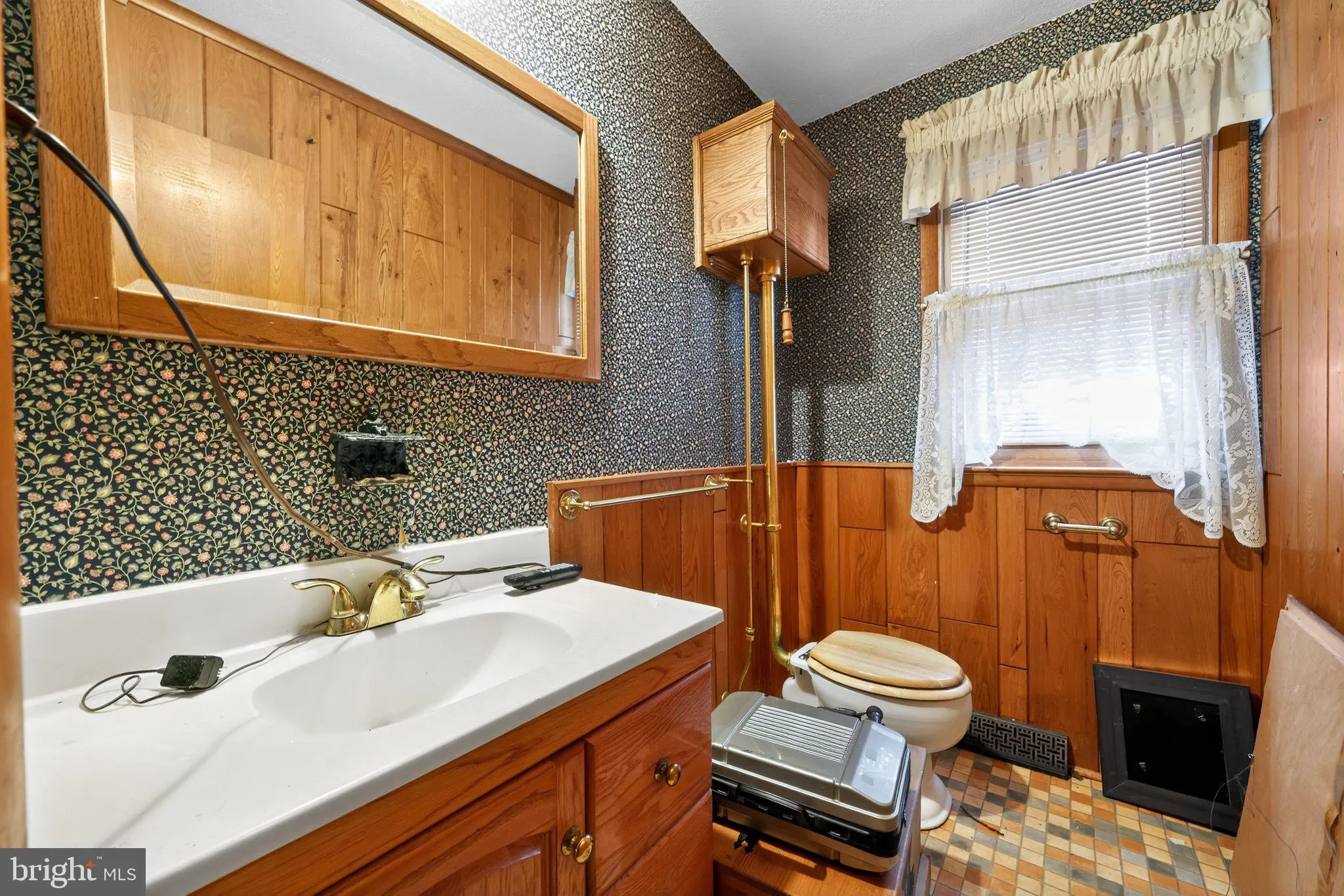 Somerdale, New Jersey 08083, United States, 2 Bedrooms Bedrooms, ,3 BathroomsBathrooms,Residential,Active,245451