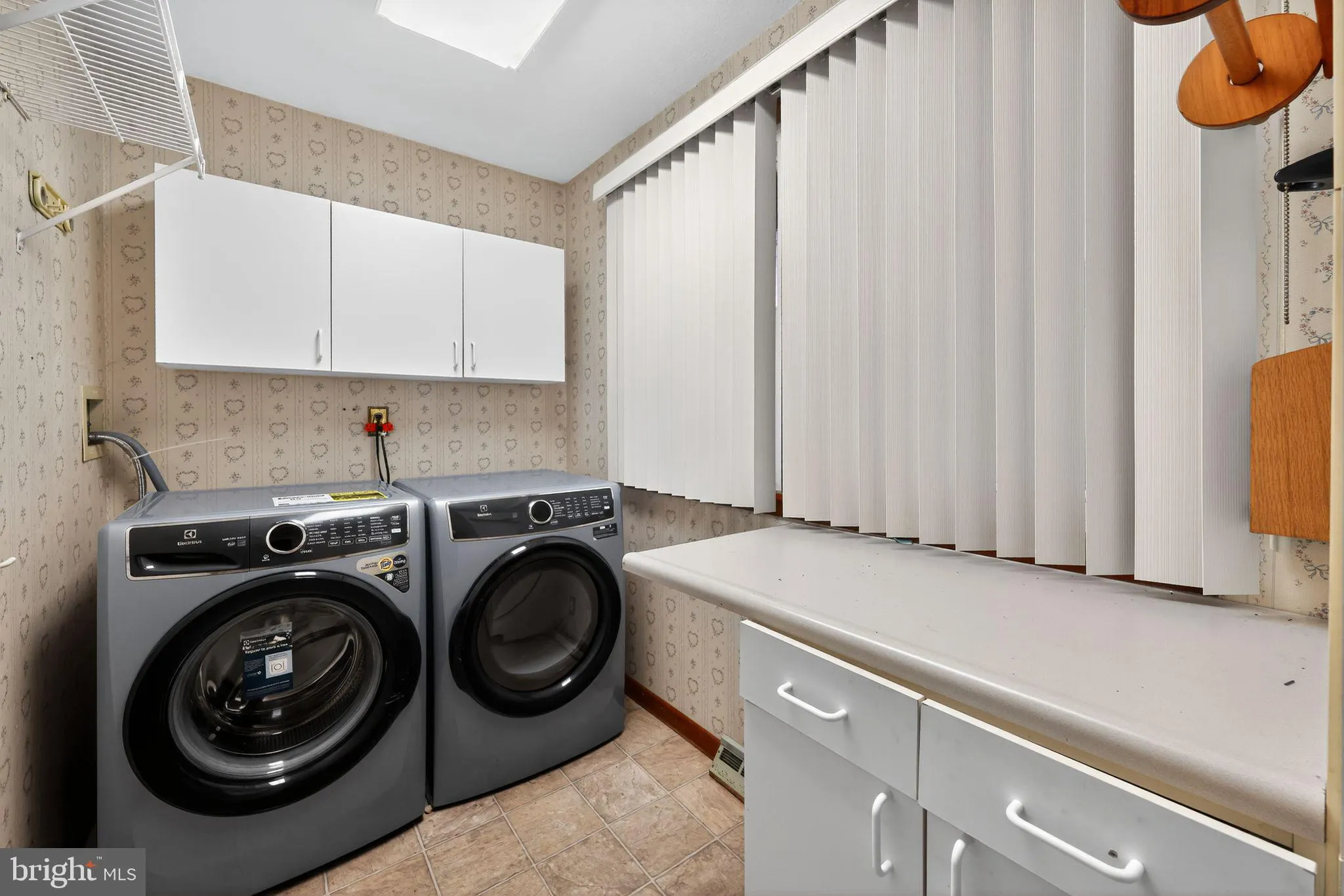 Somerdale, New Jersey 08083, United States, 2 Bedrooms Bedrooms, ,3 BathroomsBathrooms,Residential,Active,245451