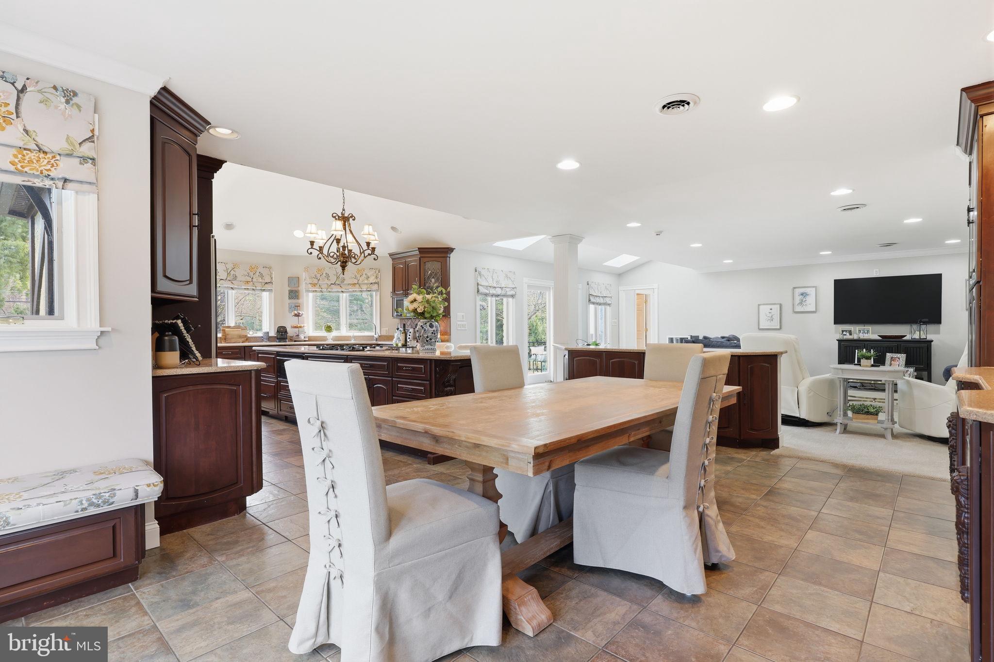 WYNNEWOOD - Residential