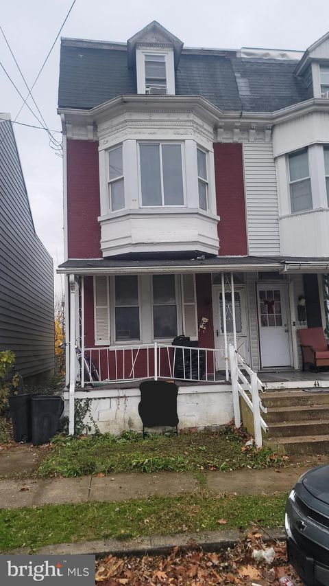 Photo of 42 N East Street, YORK, PA 17403 (MLS # PAYK2094416)