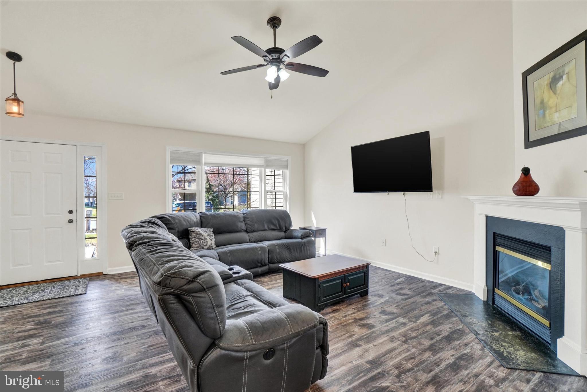 2202 WEEPING WILLOW LANE