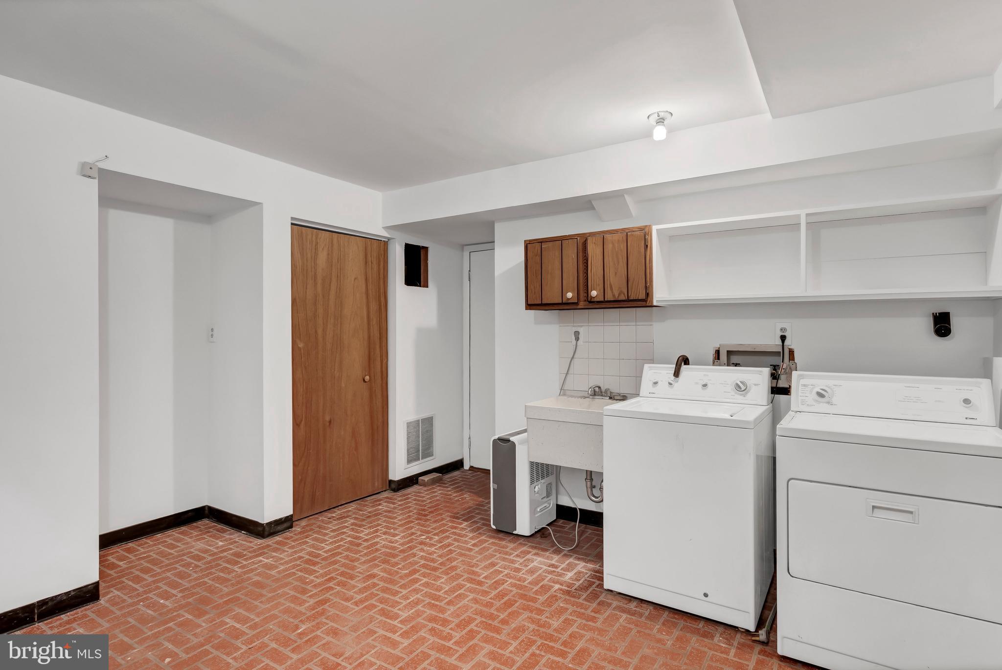 SPRINGBROOK FOREST - Residential