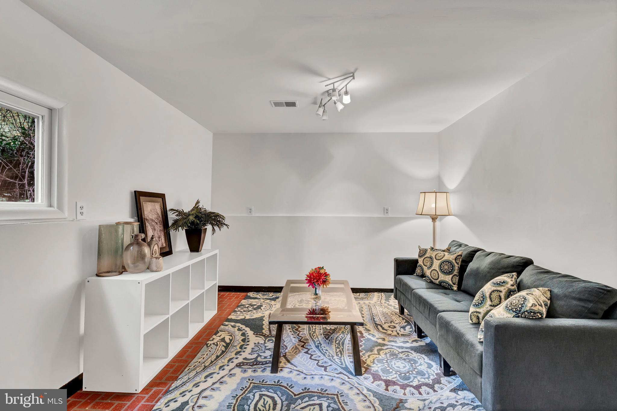 SPRINGBROOK FOREST - Residential