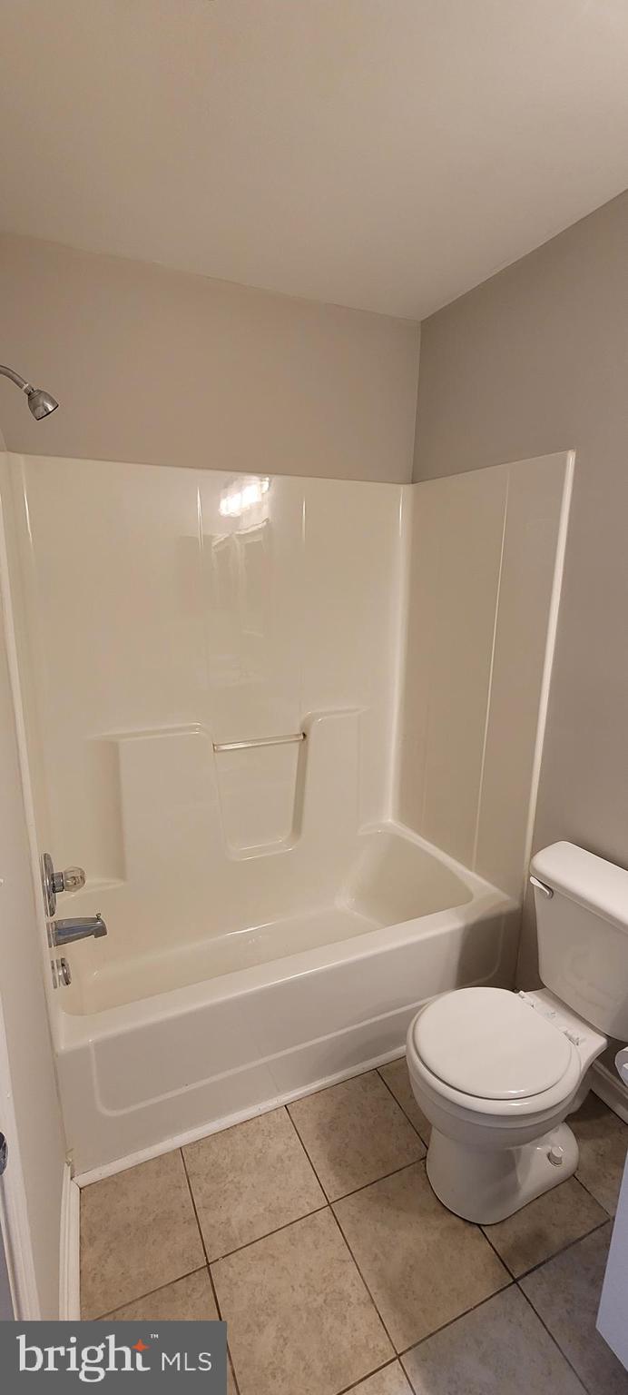 CARROLLWOOD MANOR - Residential