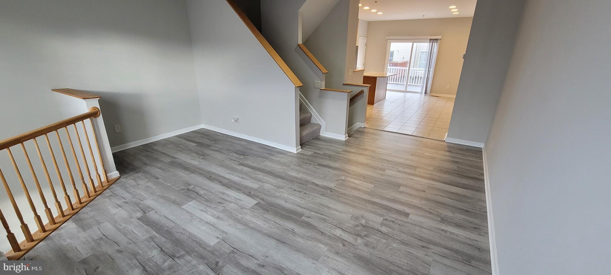 CARROLLWOOD MANOR - Residential