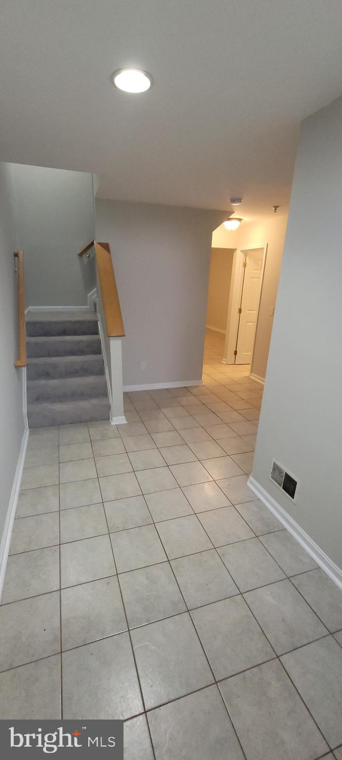 CARROLLWOOD MANOR - Residential