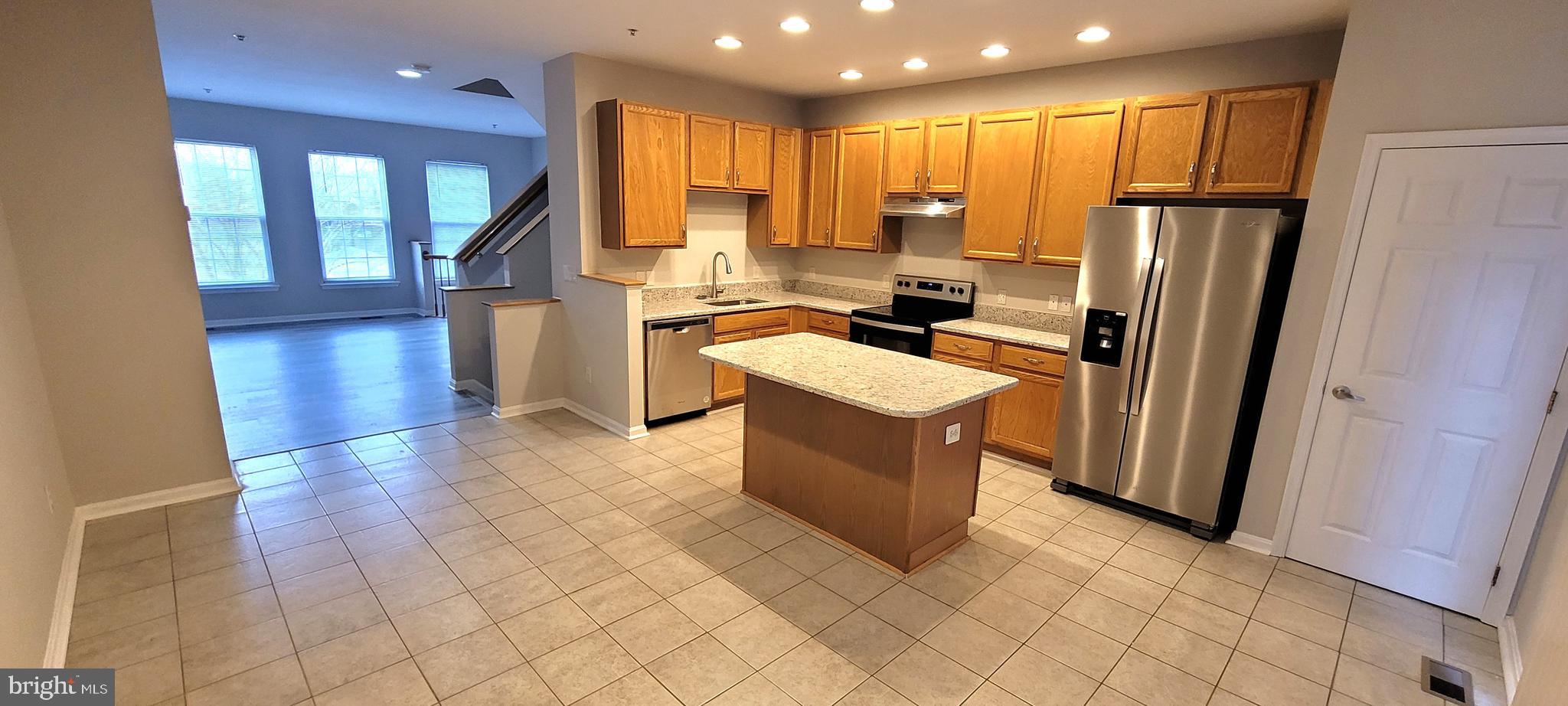 CARROLLWOOD MANOR - Residential