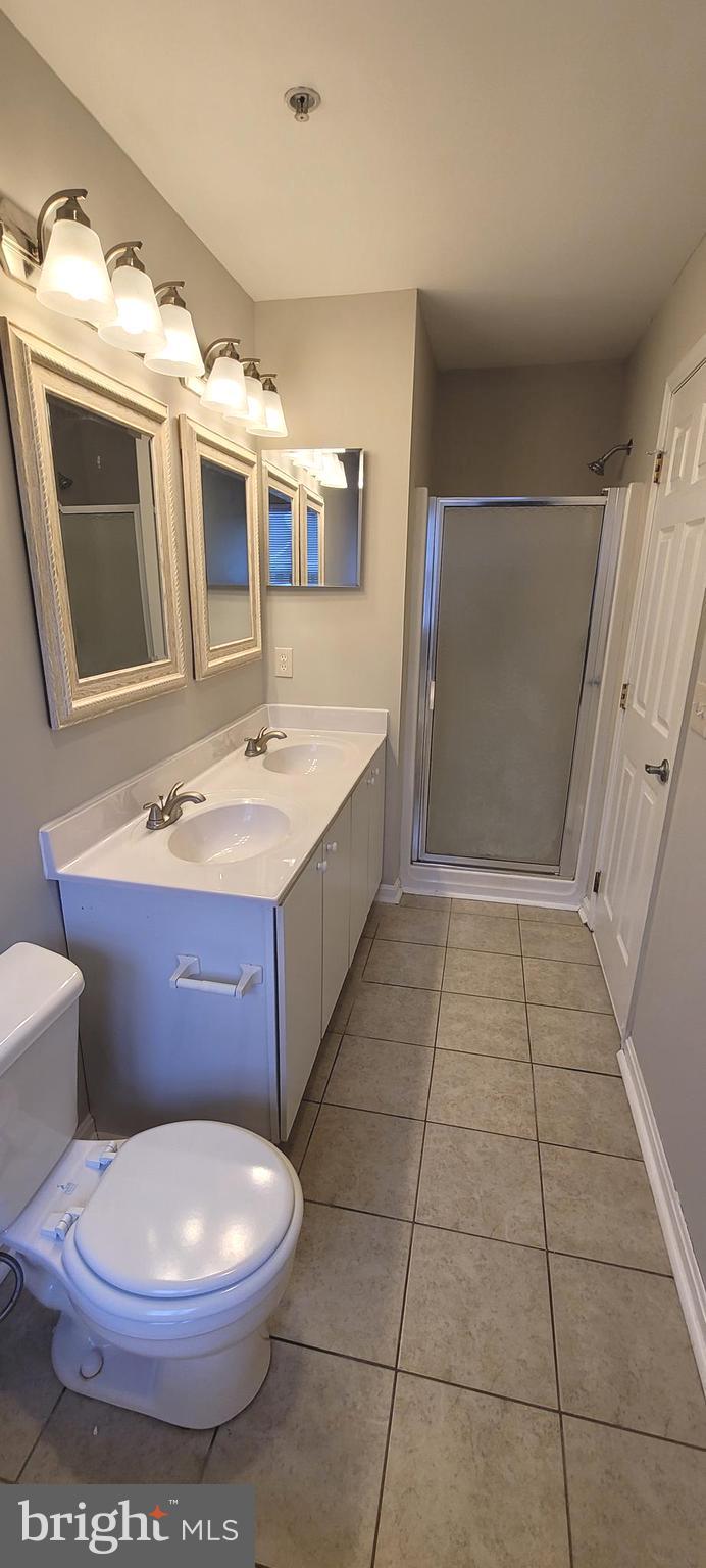 CARROLLWOOD MANOR - Residential