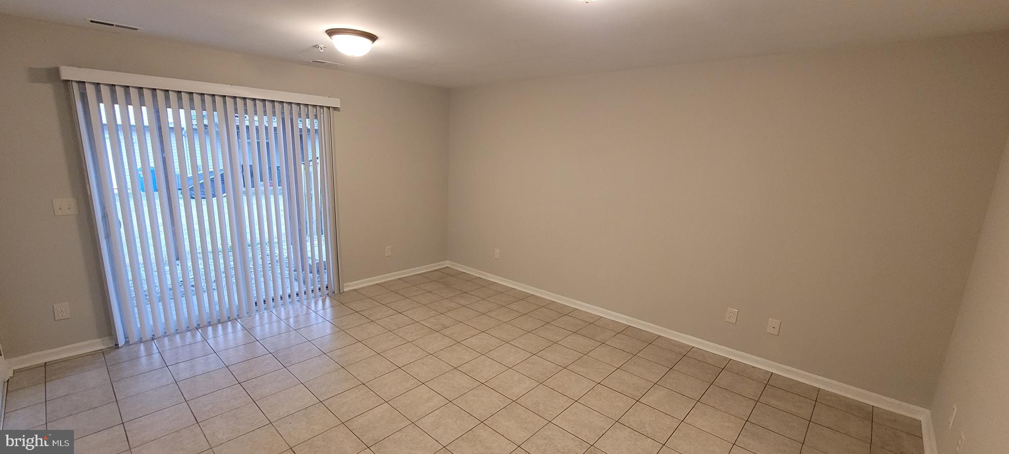 CARROLLWOOD MANOR - Residential