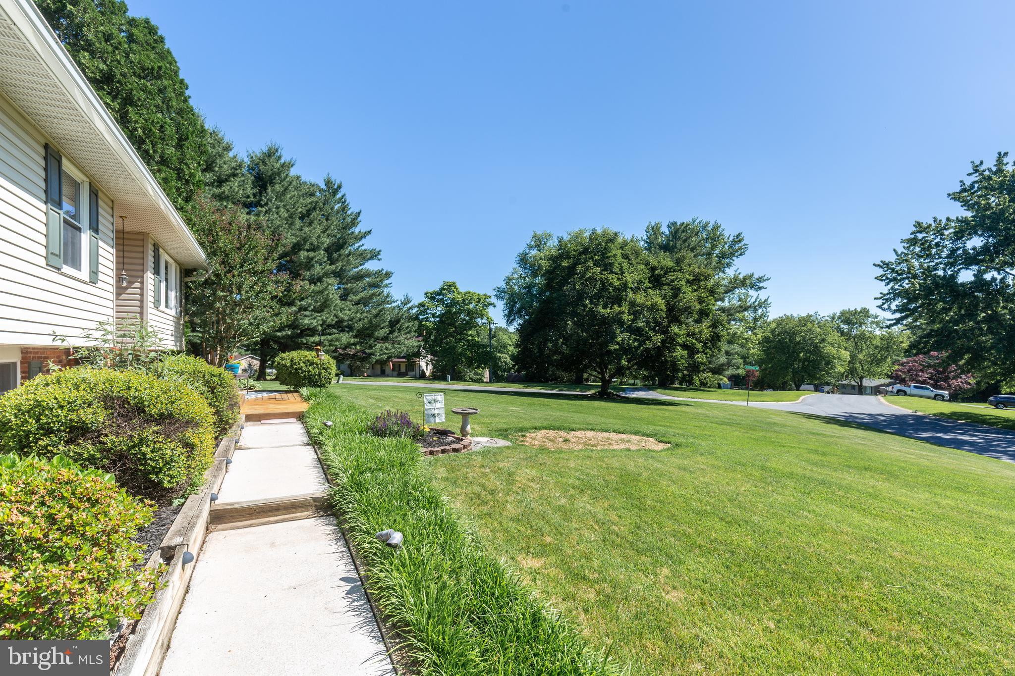 2698 RAINBOW DRIVE