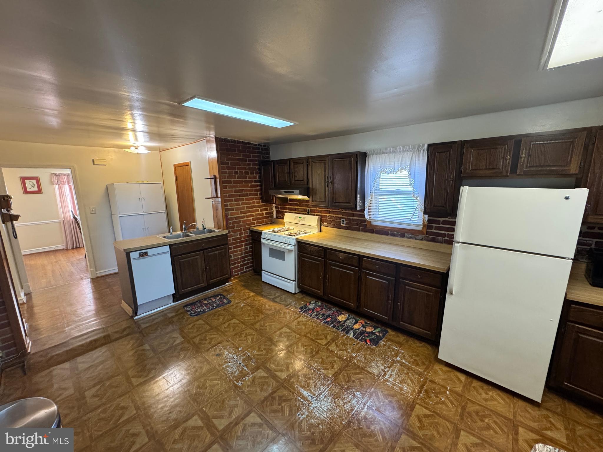 AVONDALE TERRACE - Residential