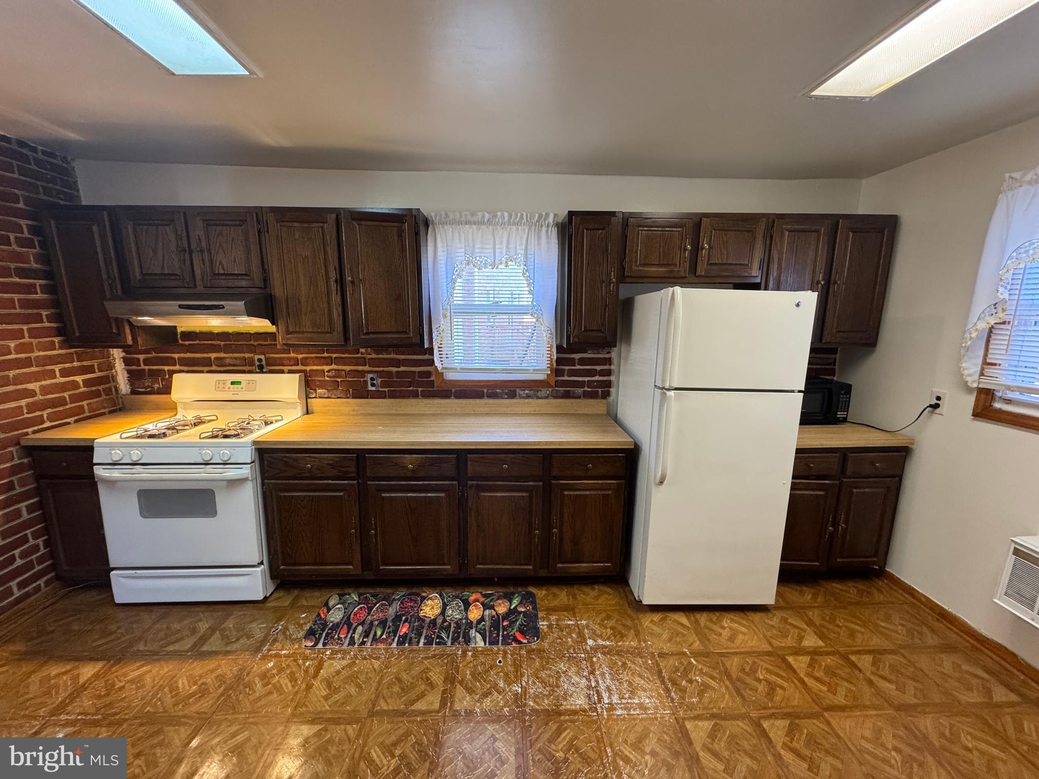 AVONDALE TERRACE - Residential