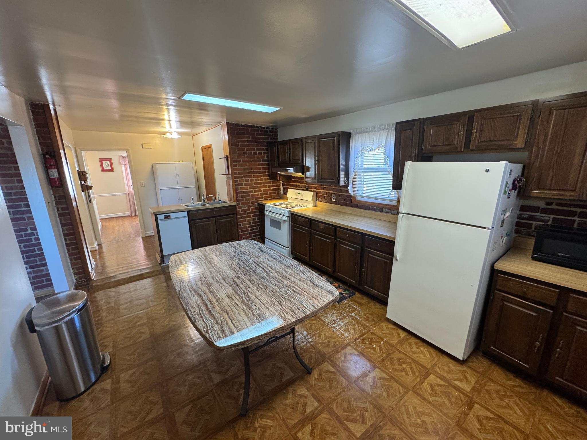 AVONDALE TERRACE - Residential