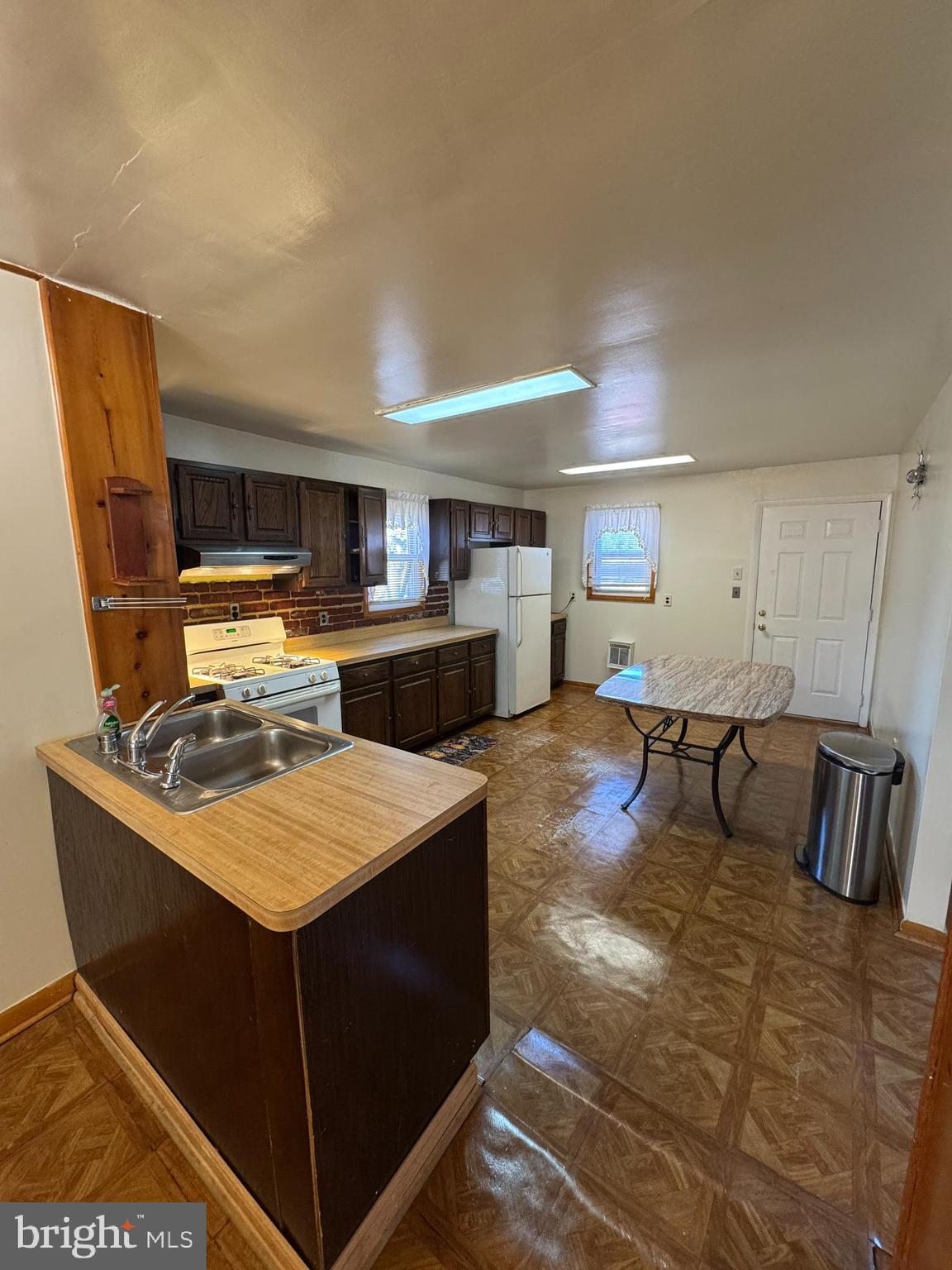 AVONDALE TERRACE - Residential