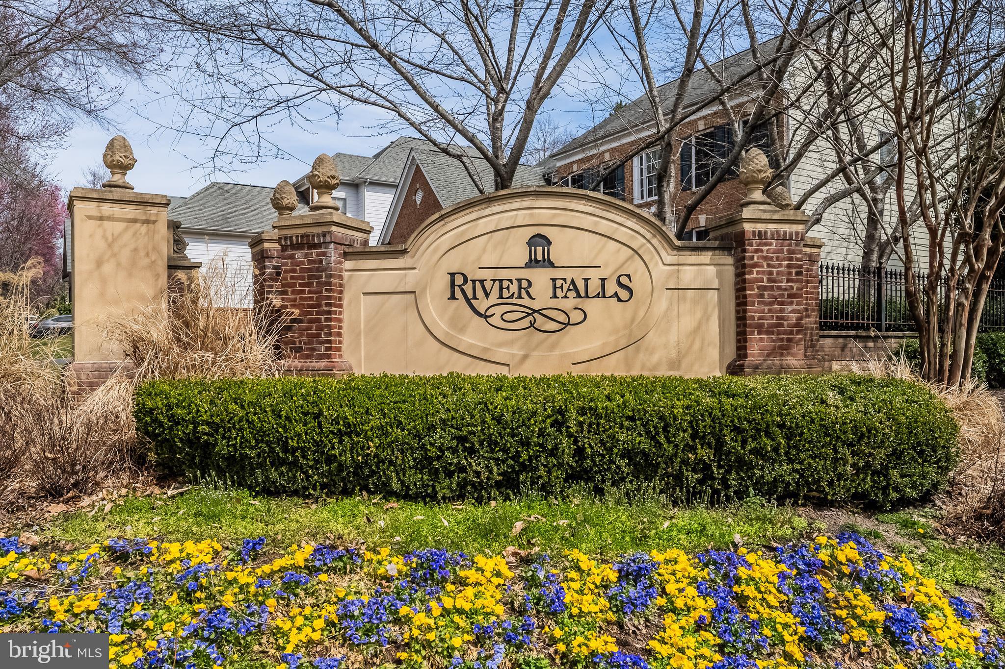 RIVER FALLS - Residential