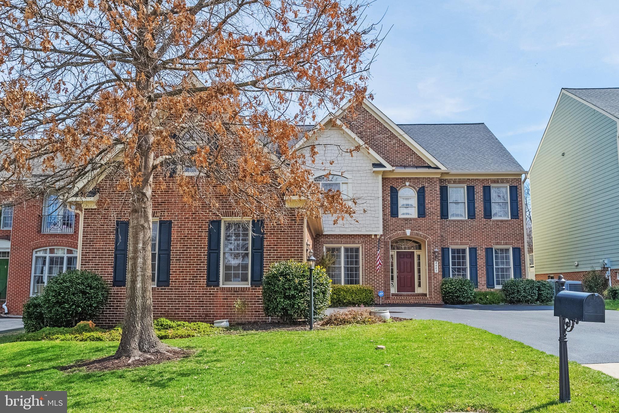 RIVER FALLS - Residential