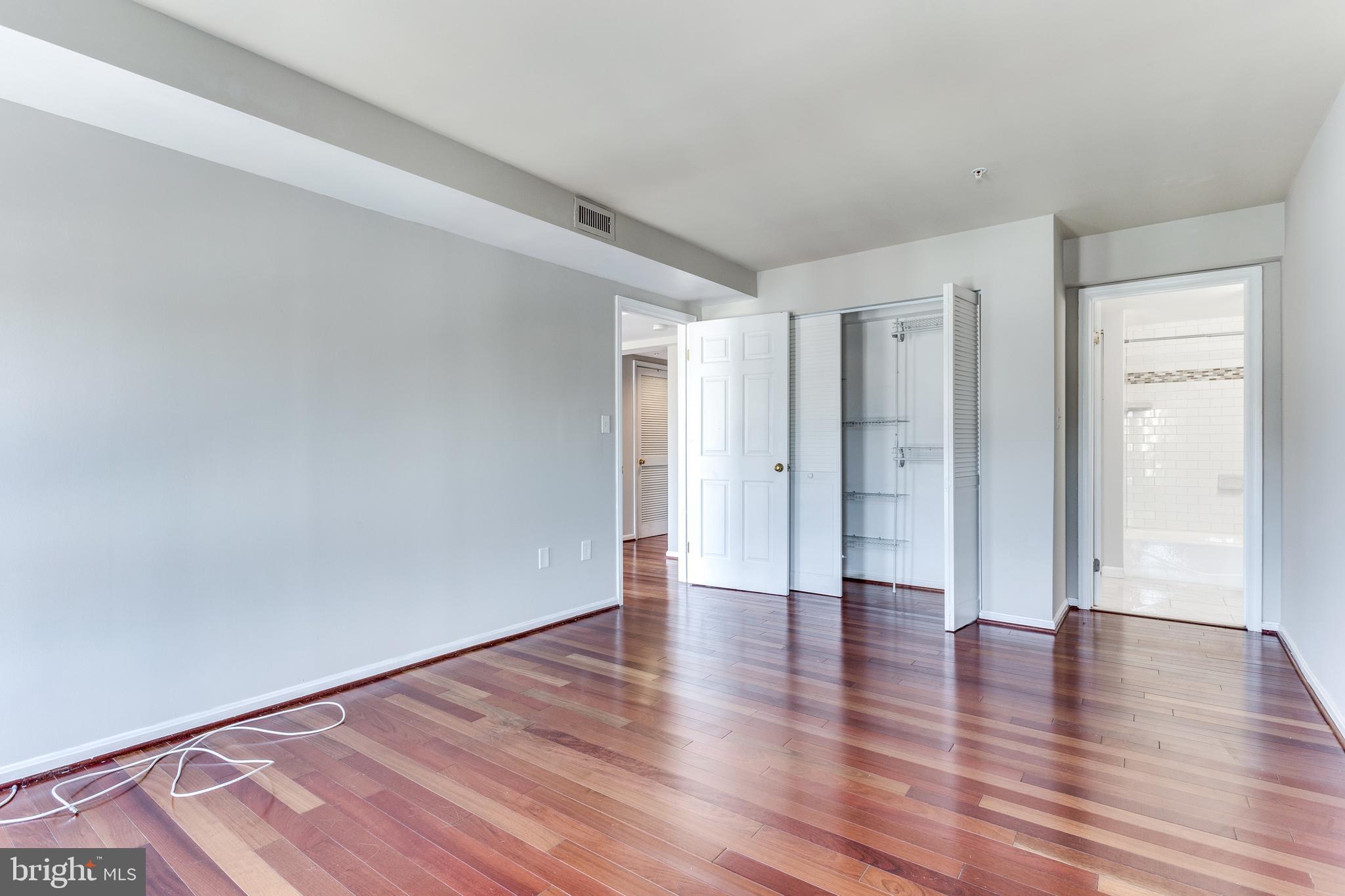 HENRIETTA SQUARE - Residential