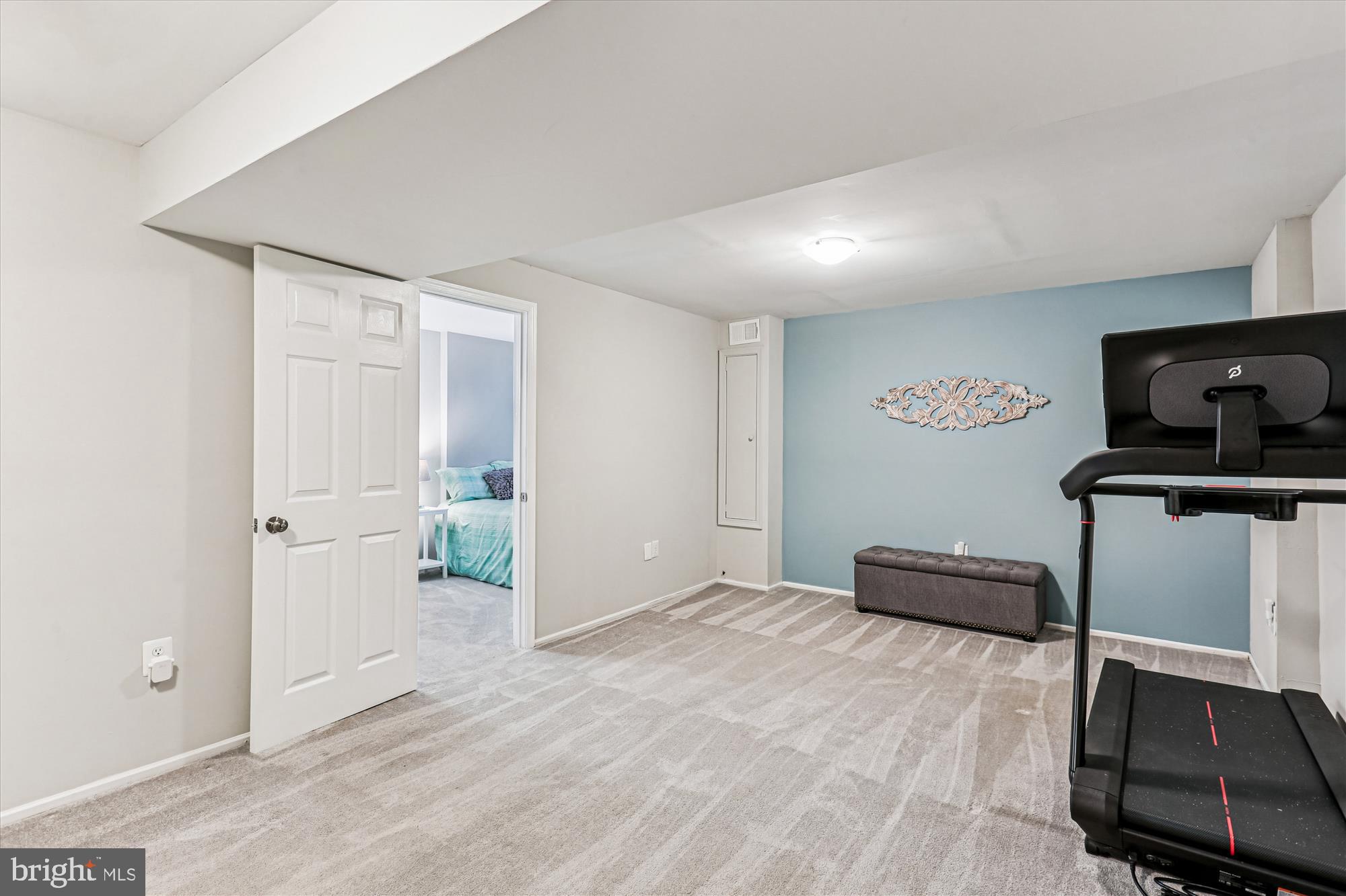 MANOR VILLAGE - Residential