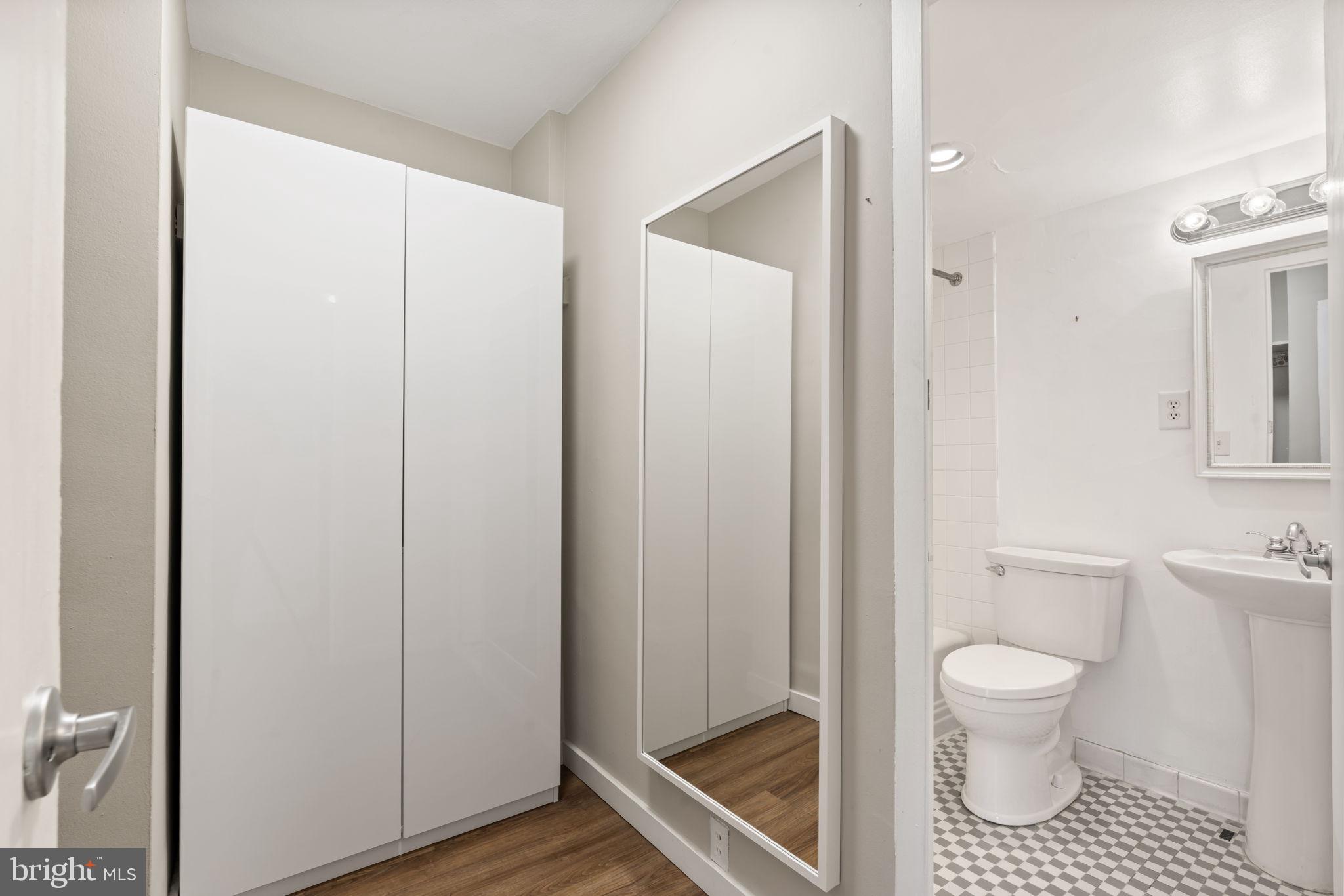 SOCIETY HILL - Residential Lease