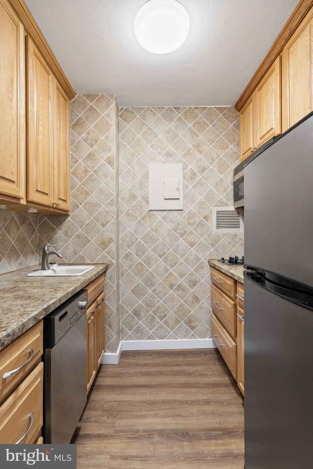 SOCIETY HILL - Residential Lease