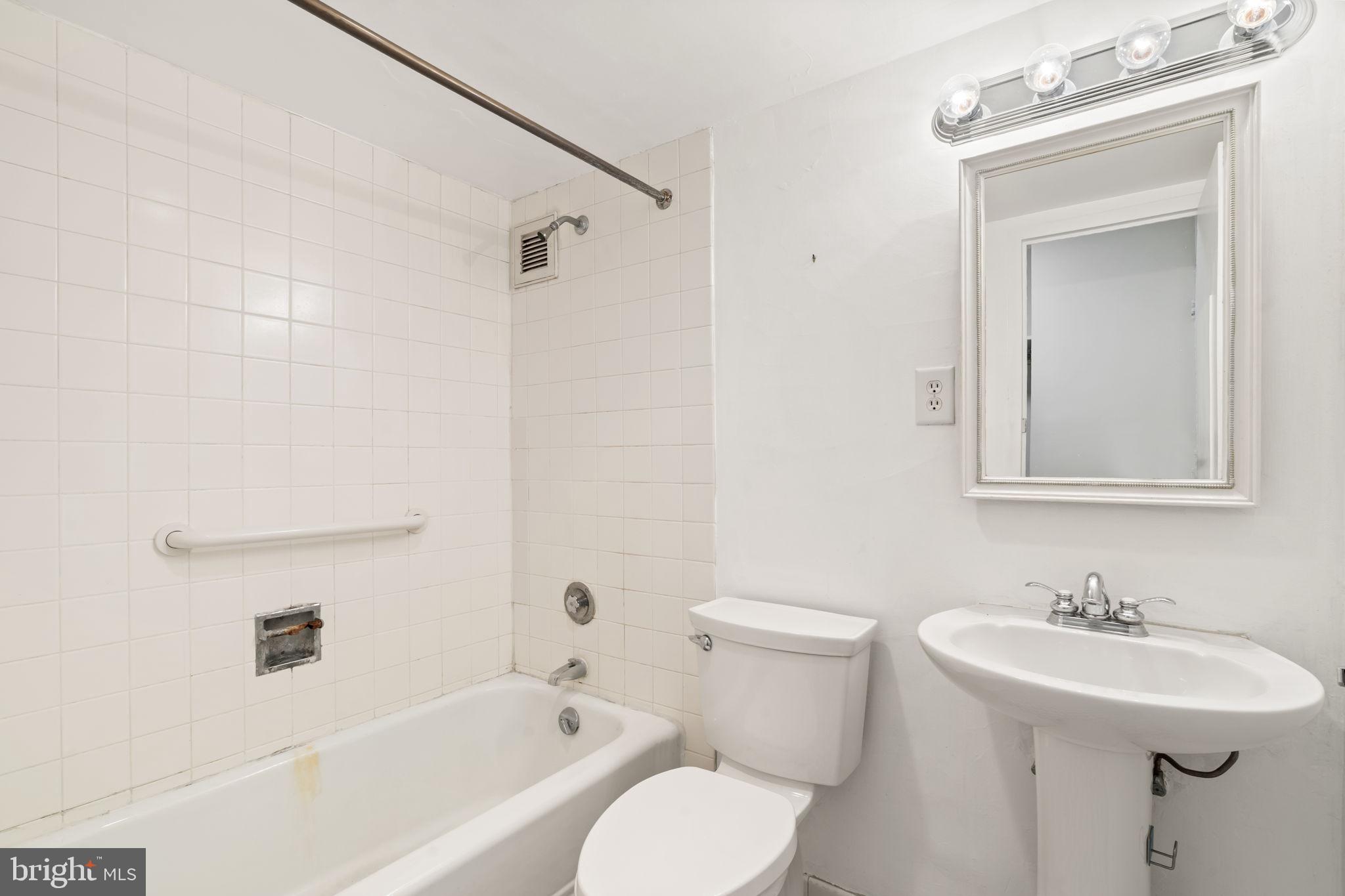 SOCIETY HILL - Residential Lease