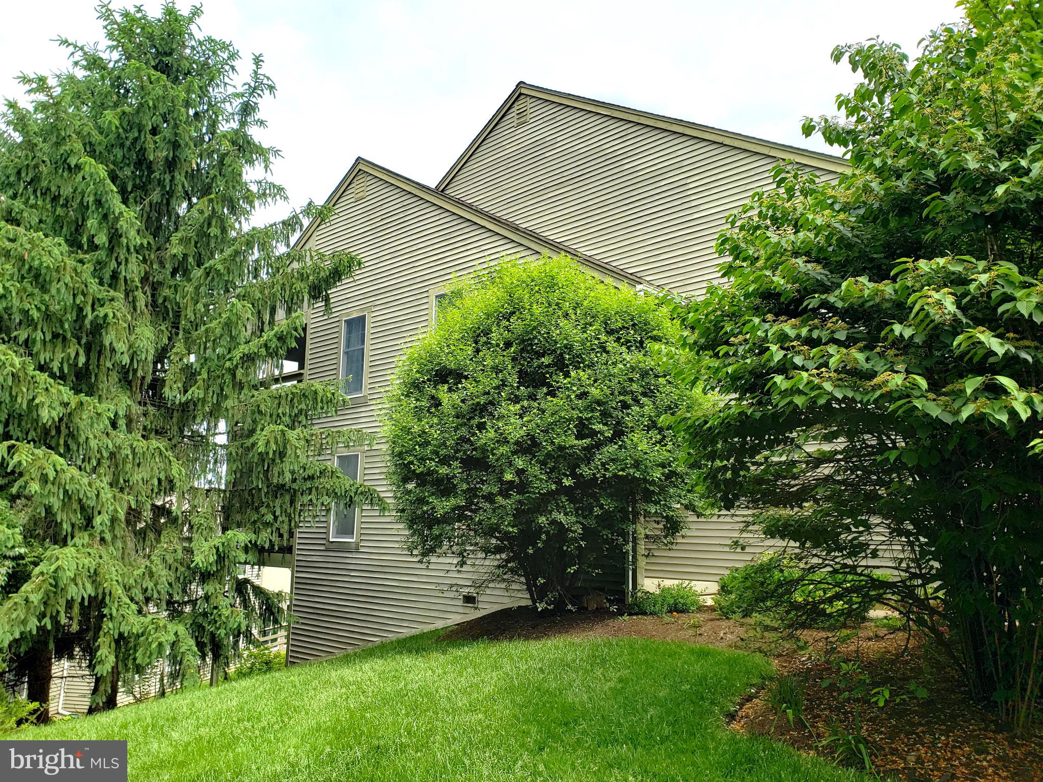 2028 MEADOW GLEN