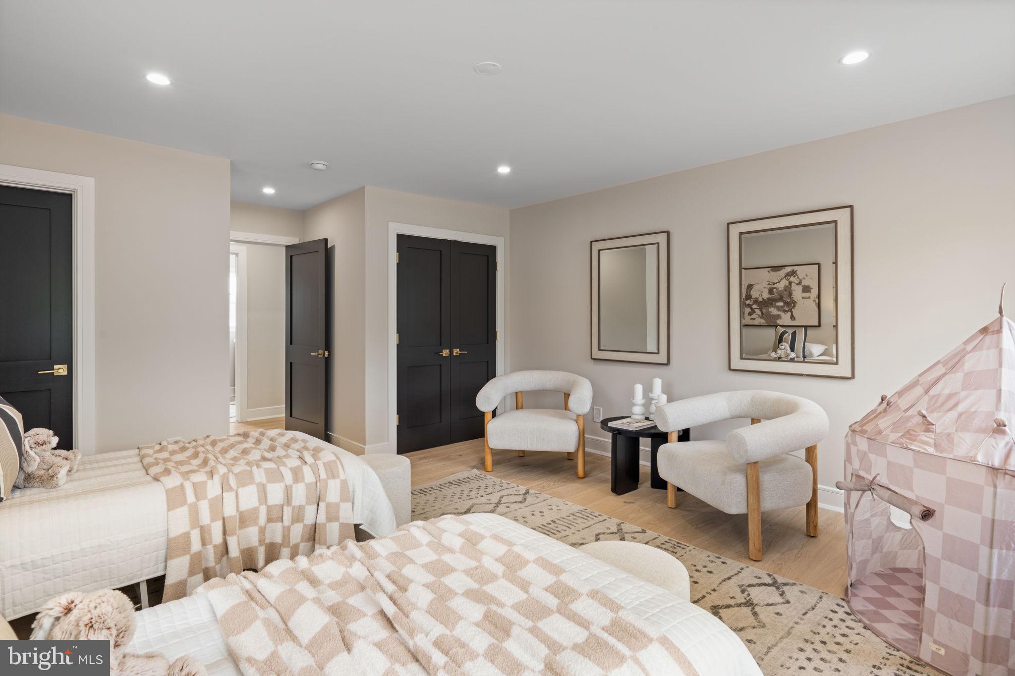 MERION GOLF MANOR - Residential