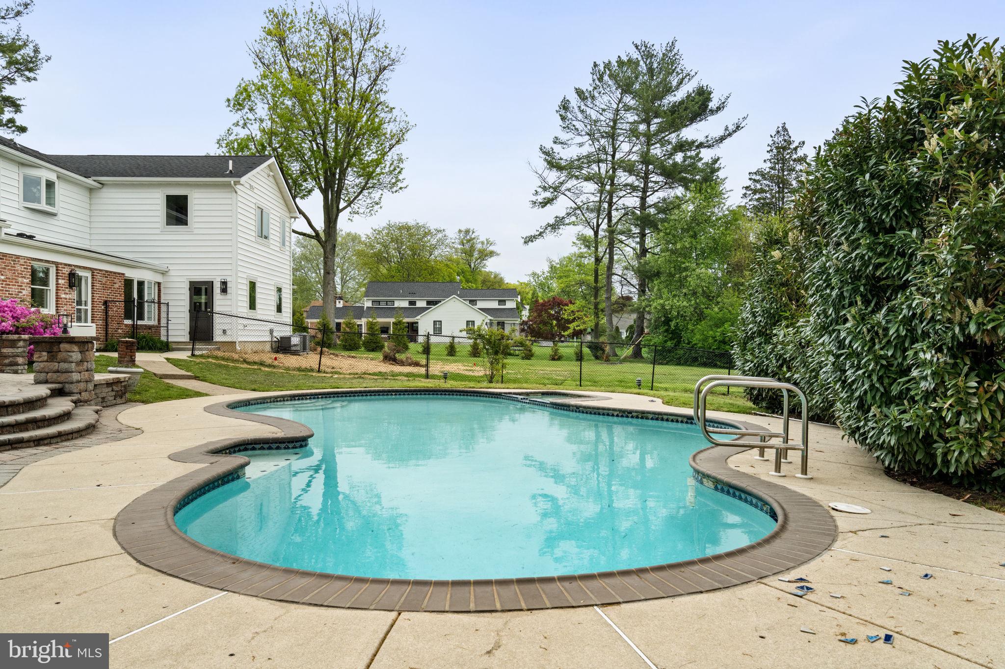 MERION GOLF MANOR - Residential