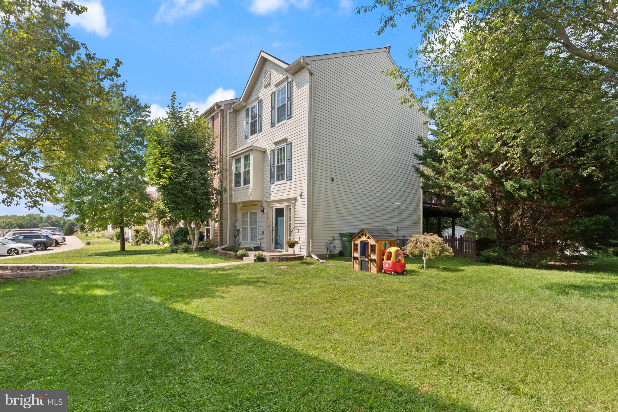 1049 JEANETT WAY